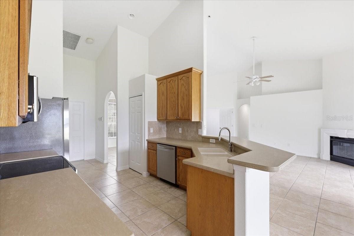 Single Family Residence at 4303 SHOSHONE CT, ST CLOUD, photo 11 of 25