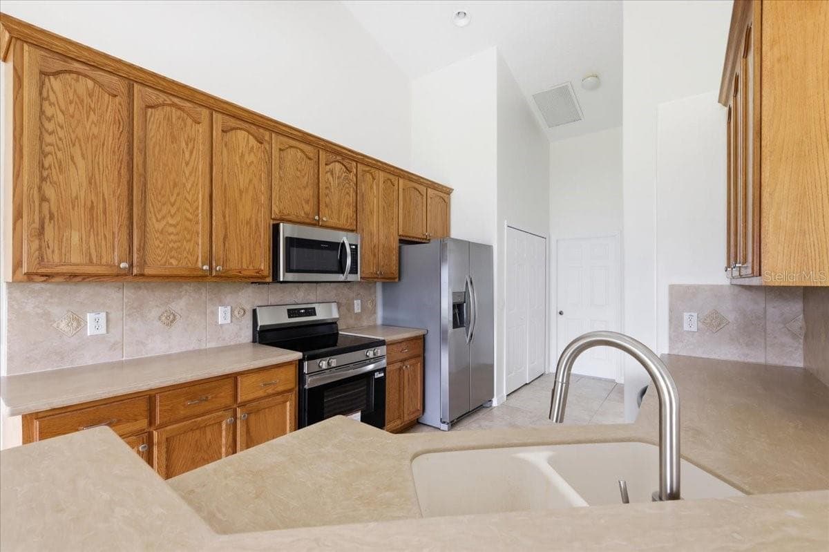 Single Family Residence at 4303 SHOSHONE CT, ST CLOUD, photo 12 of 25
