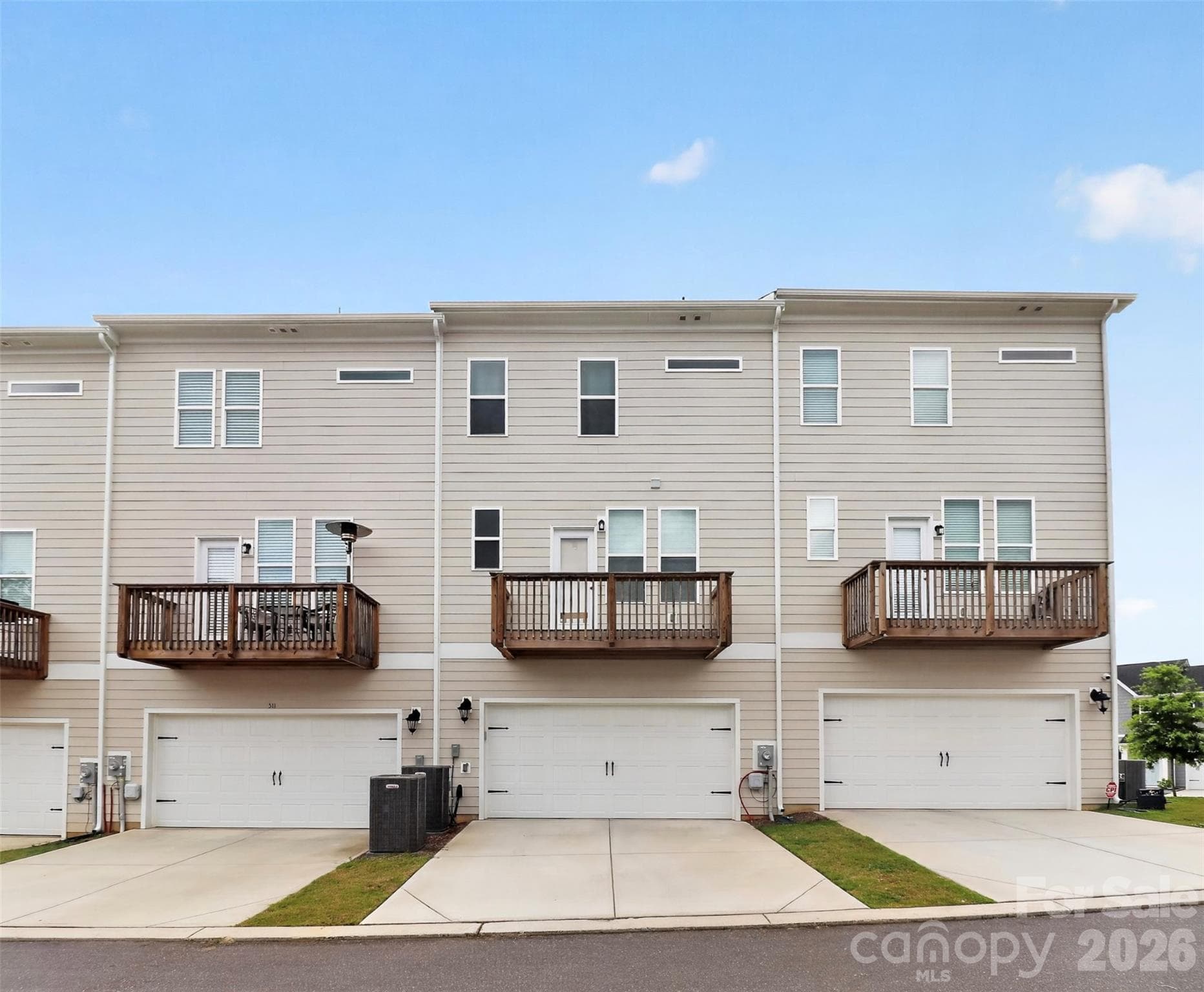 Townhouse at 309 Cramerton Mills Parkway, Cramerton, photo 38 of 40