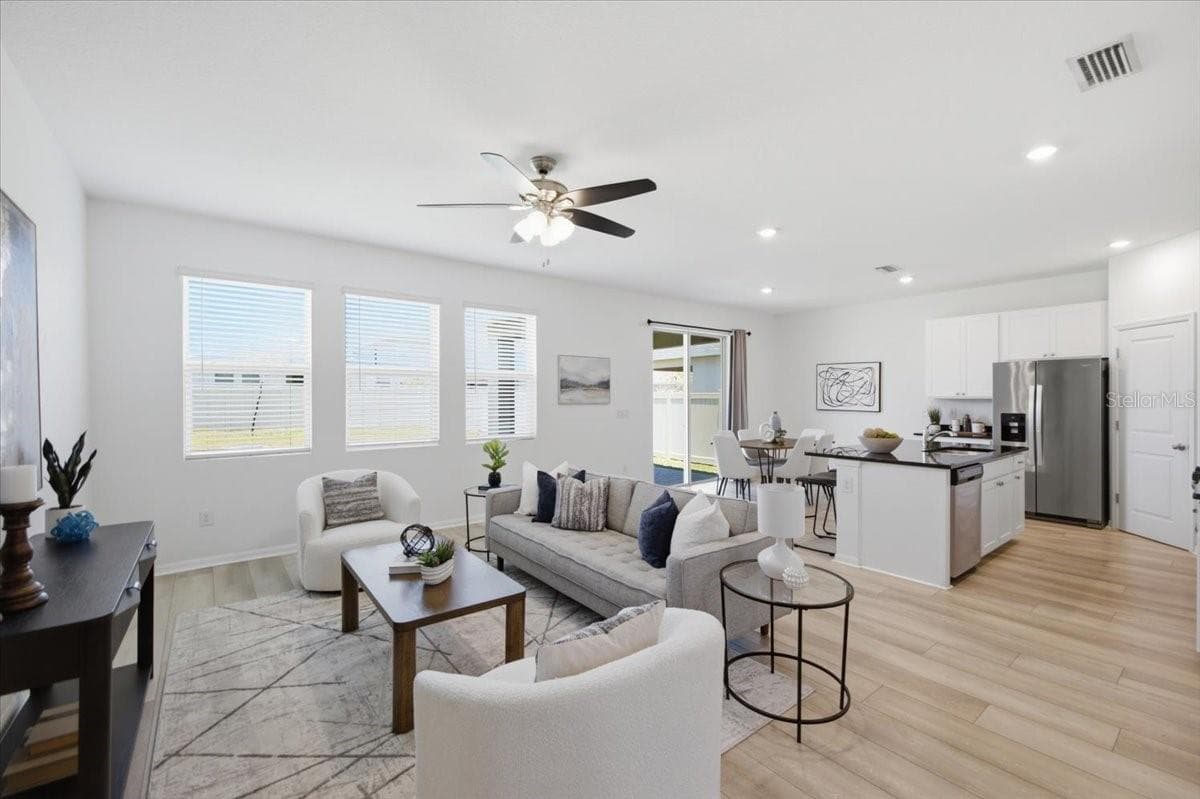 Tons of Natural Light - 5718 LOS ROBLES CT, PALMETTO