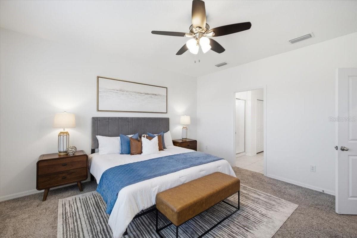 Large 13'11" x 14'6" Primary Bedroom - 5718 LOS ROBLES CT, PALMETTO