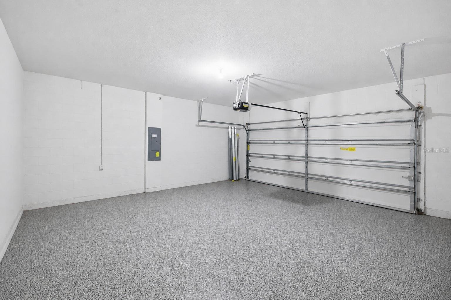 Large 2-Car Garage w/ Epoxied floor - 5718 LOS ROBLES CT, PALMETTO