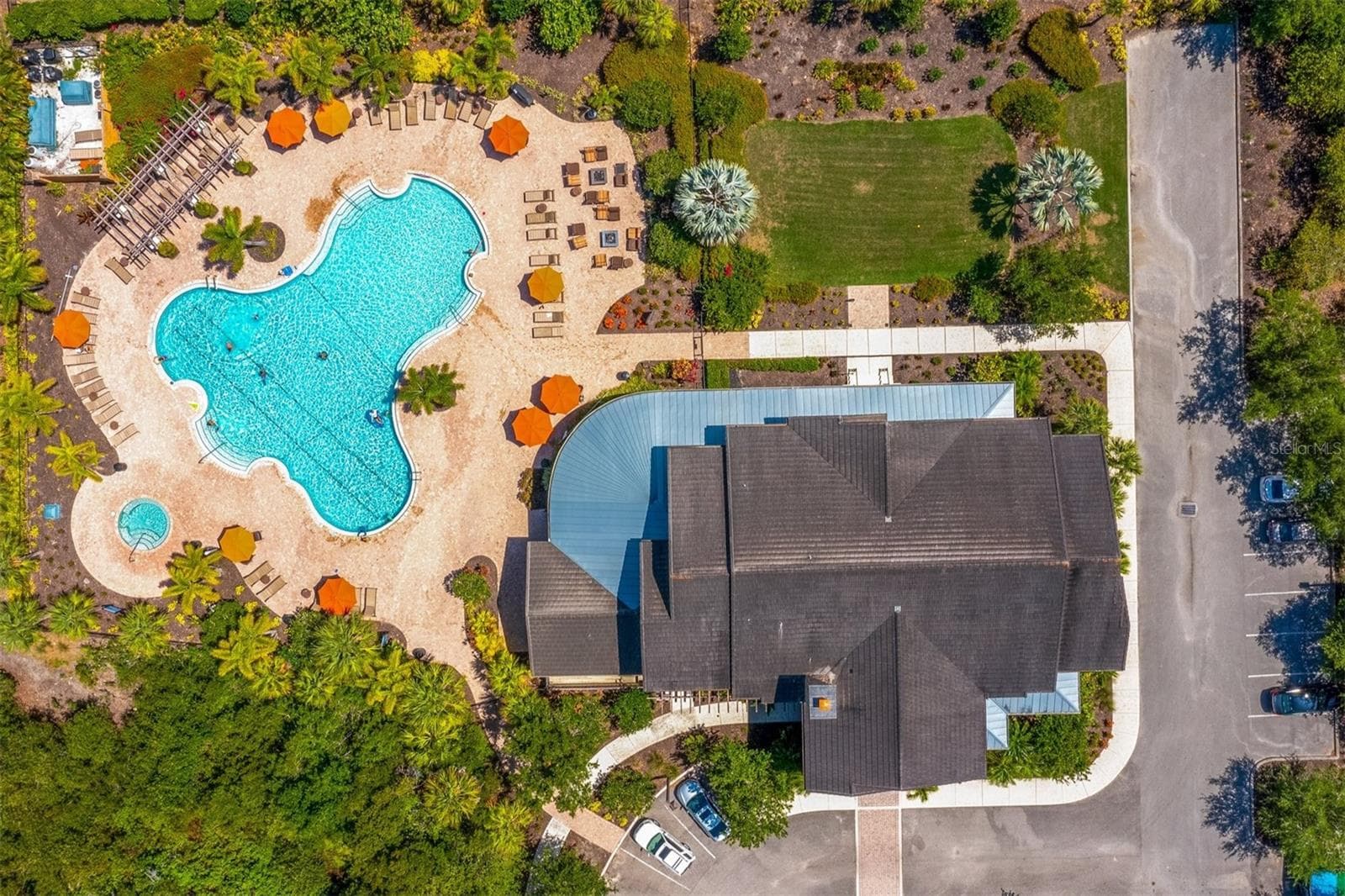 Main Clubhouse and Community Resort Style Pool - 5718 LOS ROBLES CT, PALMETTO