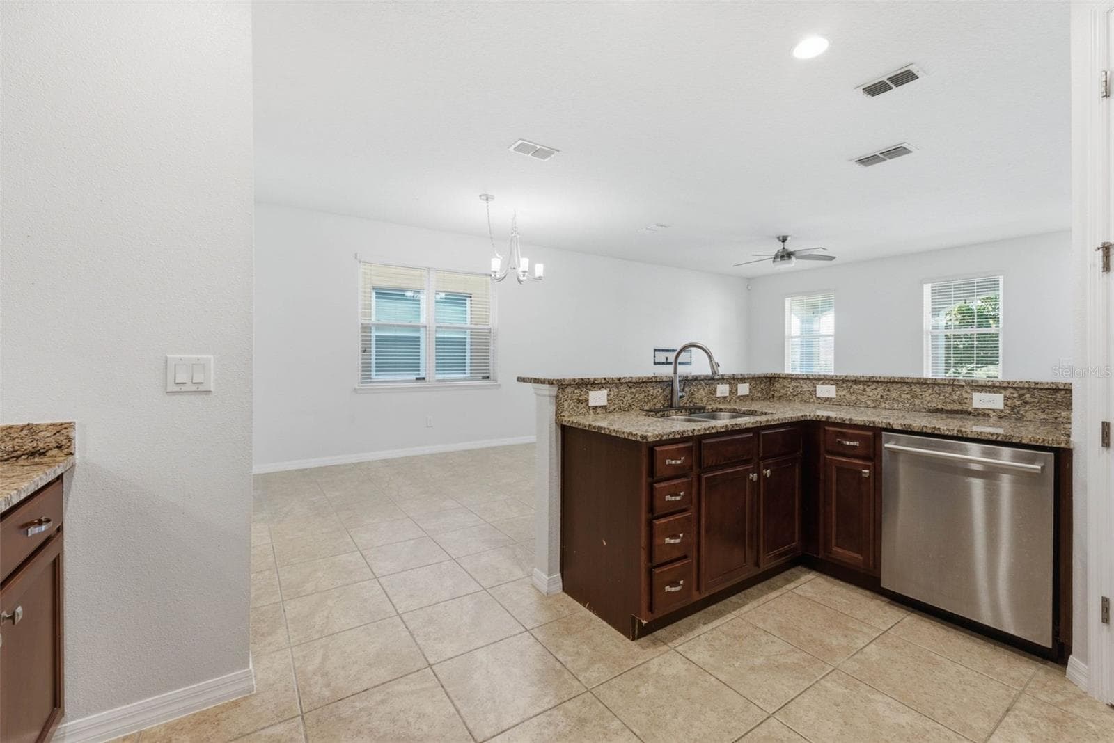 Single Family Residence at 13786 SUMMER HARBOR CT, WINDERMERE, photo 25 of 72