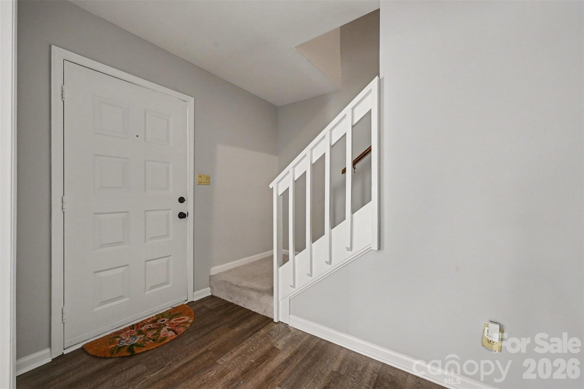 Single Family Residence at 611 Mattingwood Drive, Charlotte, photo 5 of 29