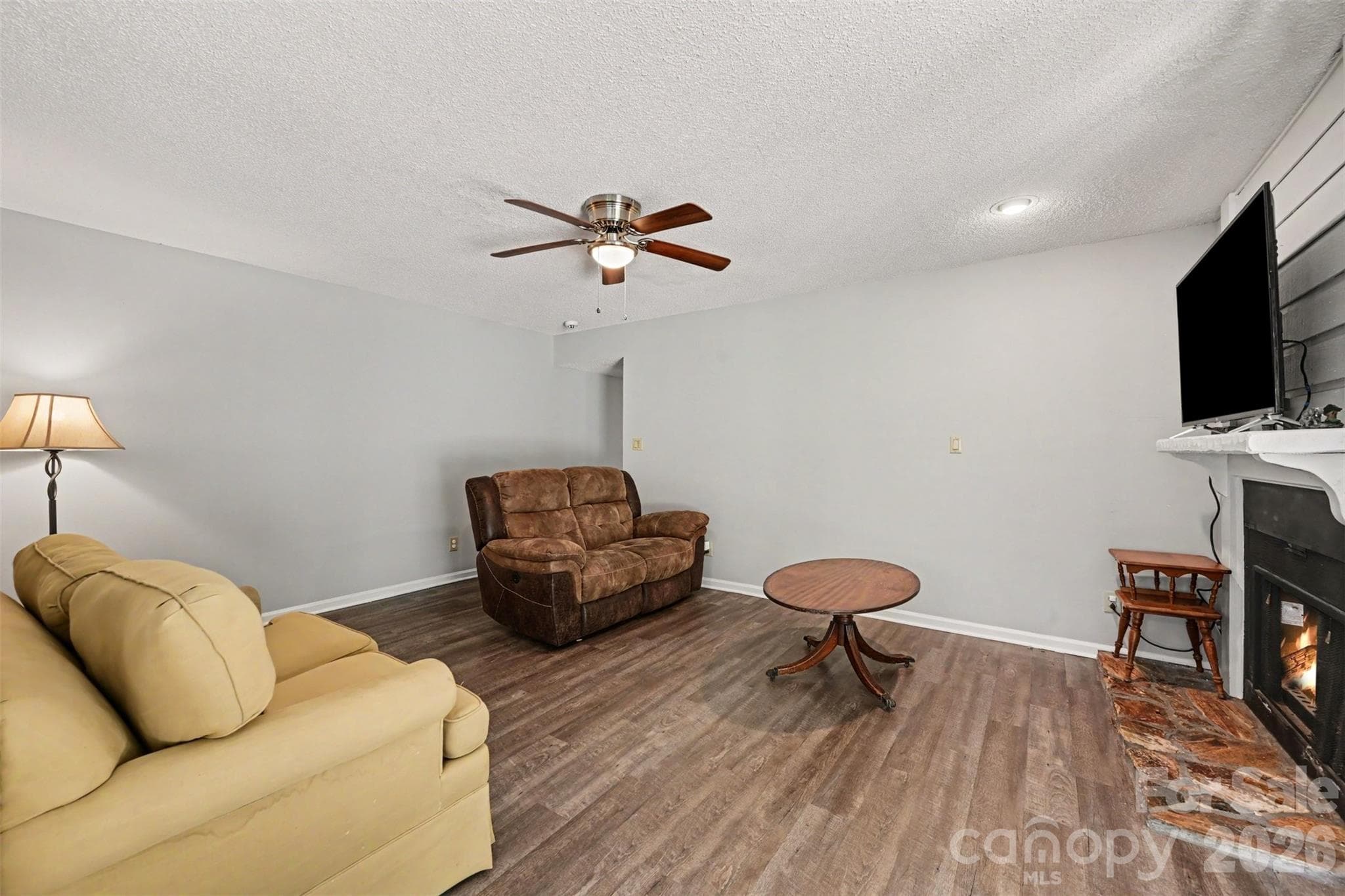 Single Family Residence at 611 Mattingwood Drive, Charlotte, photo 7 of 29
