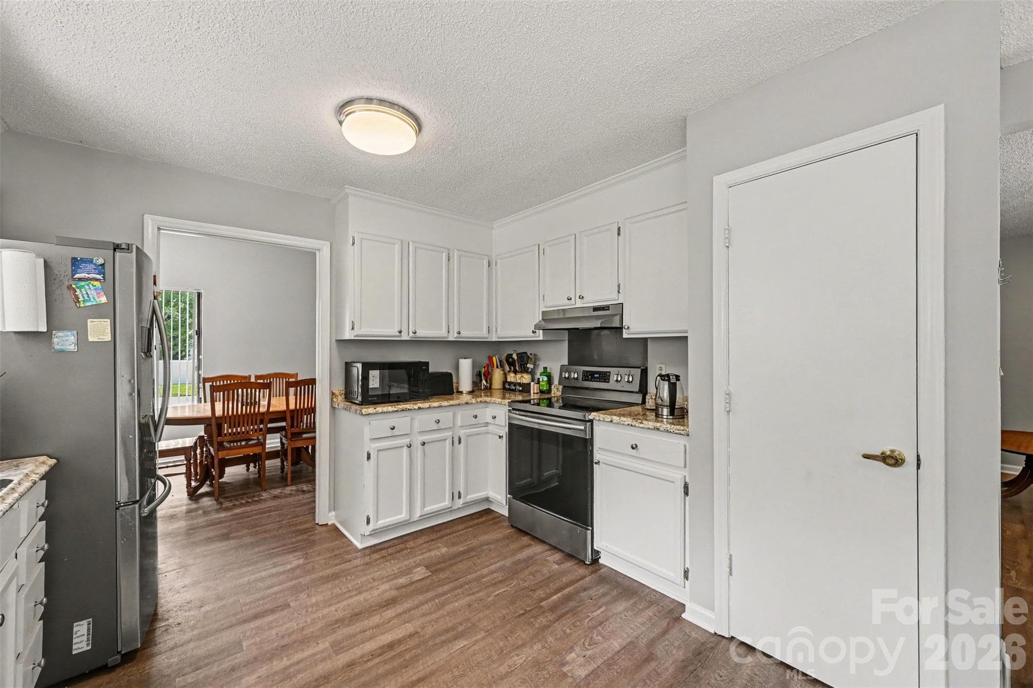 Single Family Residence at 611 Mattingwood Drive, Charlotte, photo 10 of 29