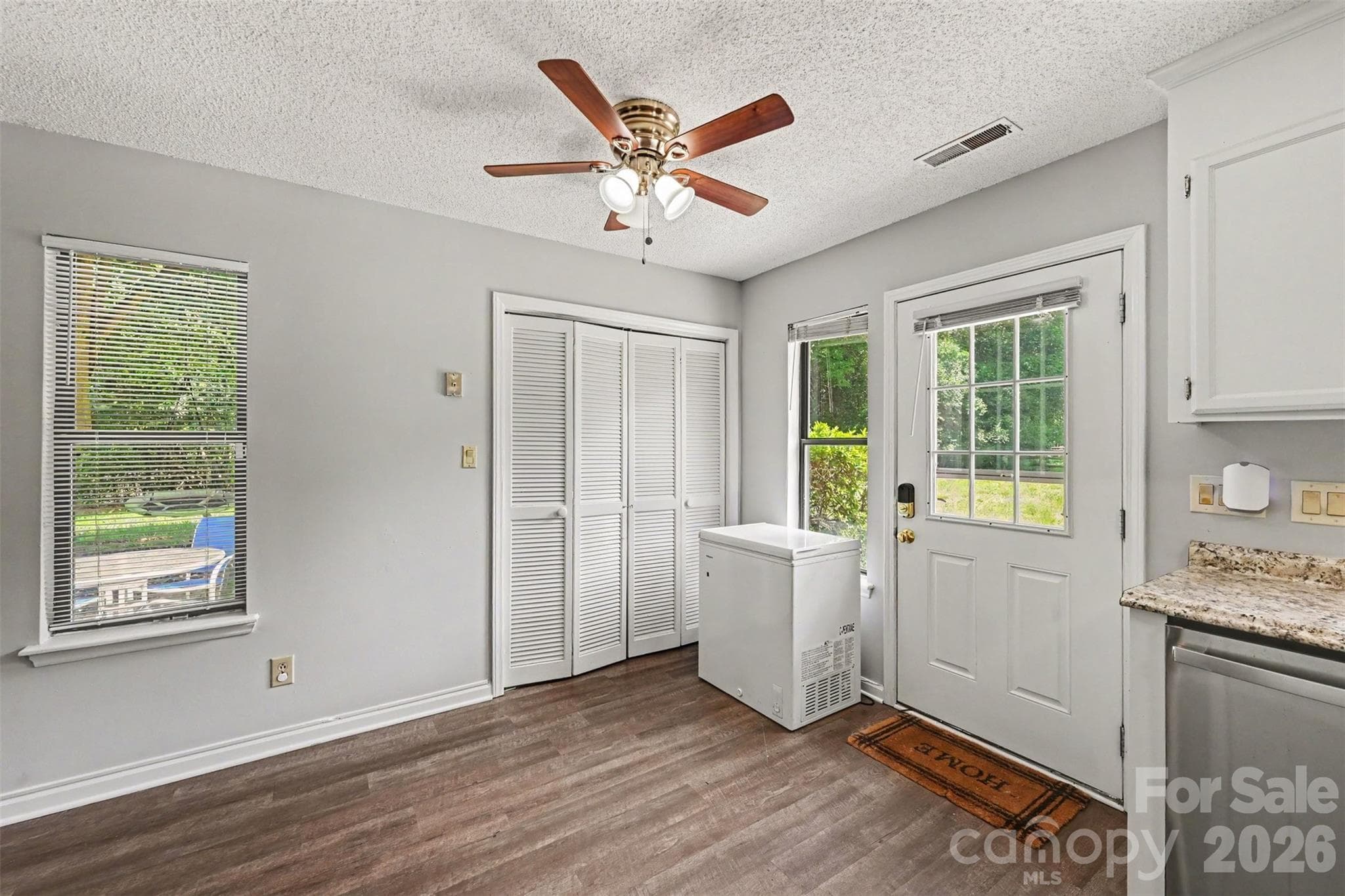 Single Family Residence at 611 Mattingwood Drive, Charlotte, photo 13 of 29