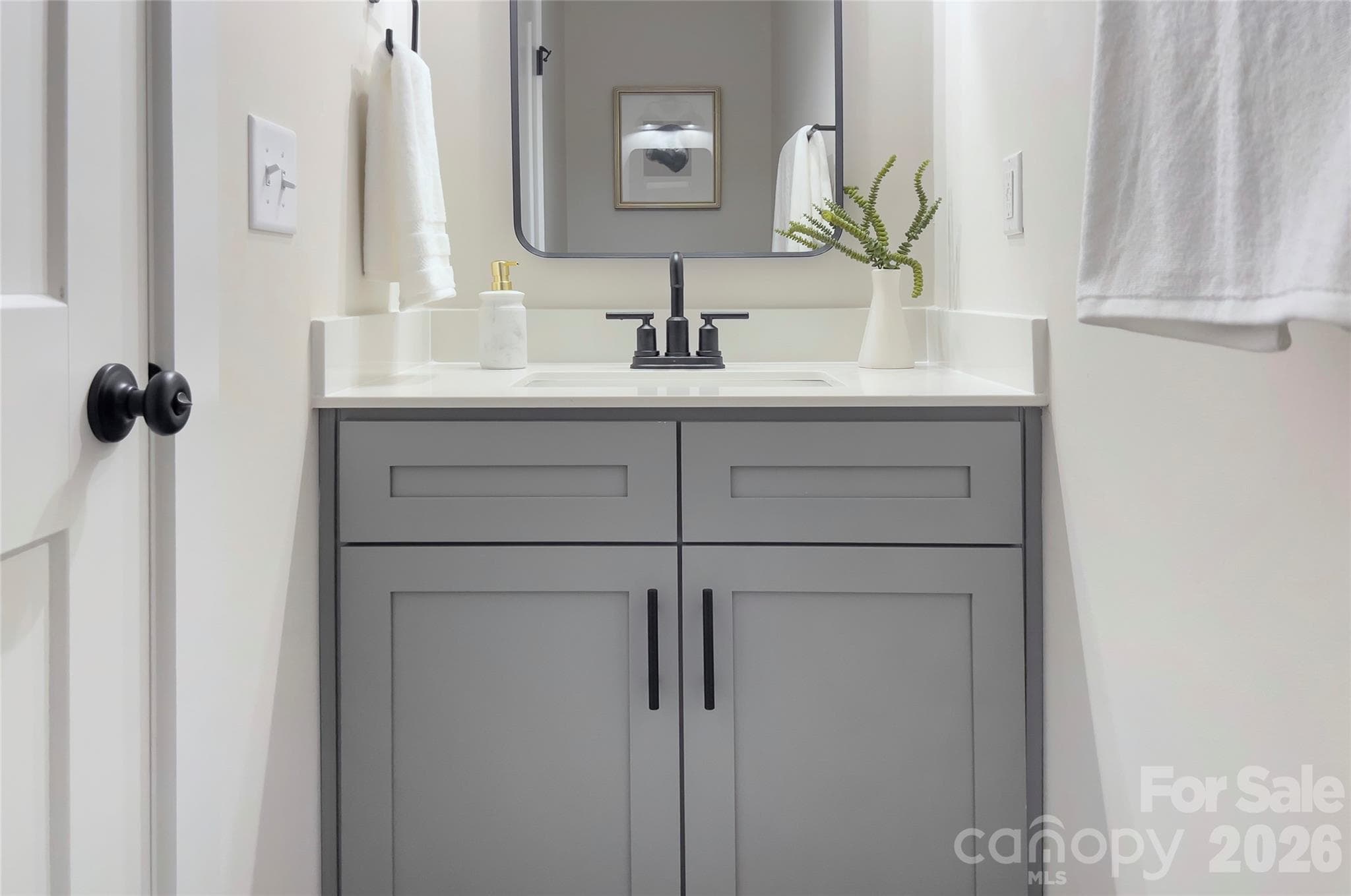 Half Bath - 1033 Harrogate Drive, Bessemer City