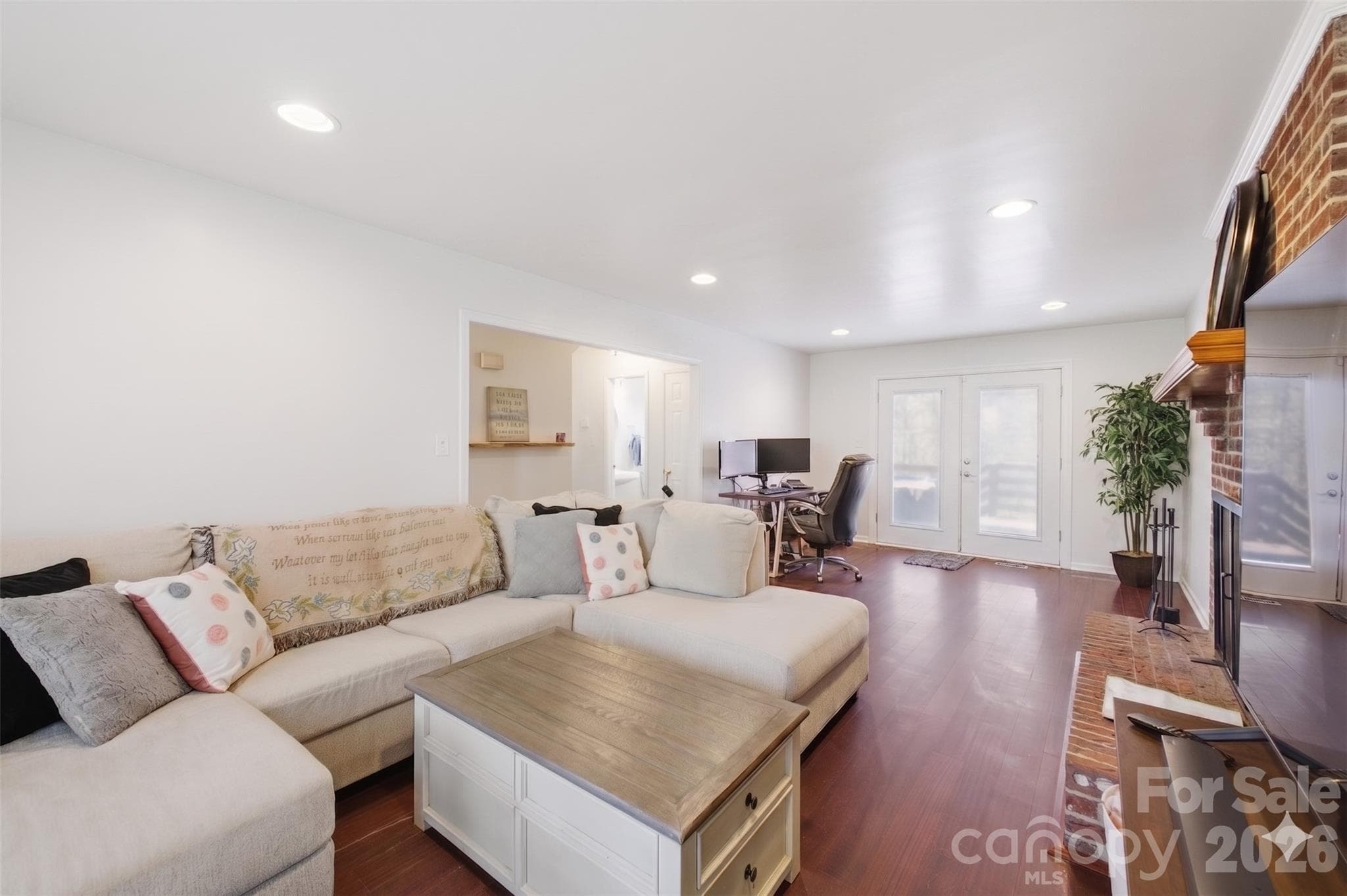 (Popcorn ceilings digitally removed to reflect pop-corn ceiling physically being removed in home) - 109 Elk Court, Mount Holly
