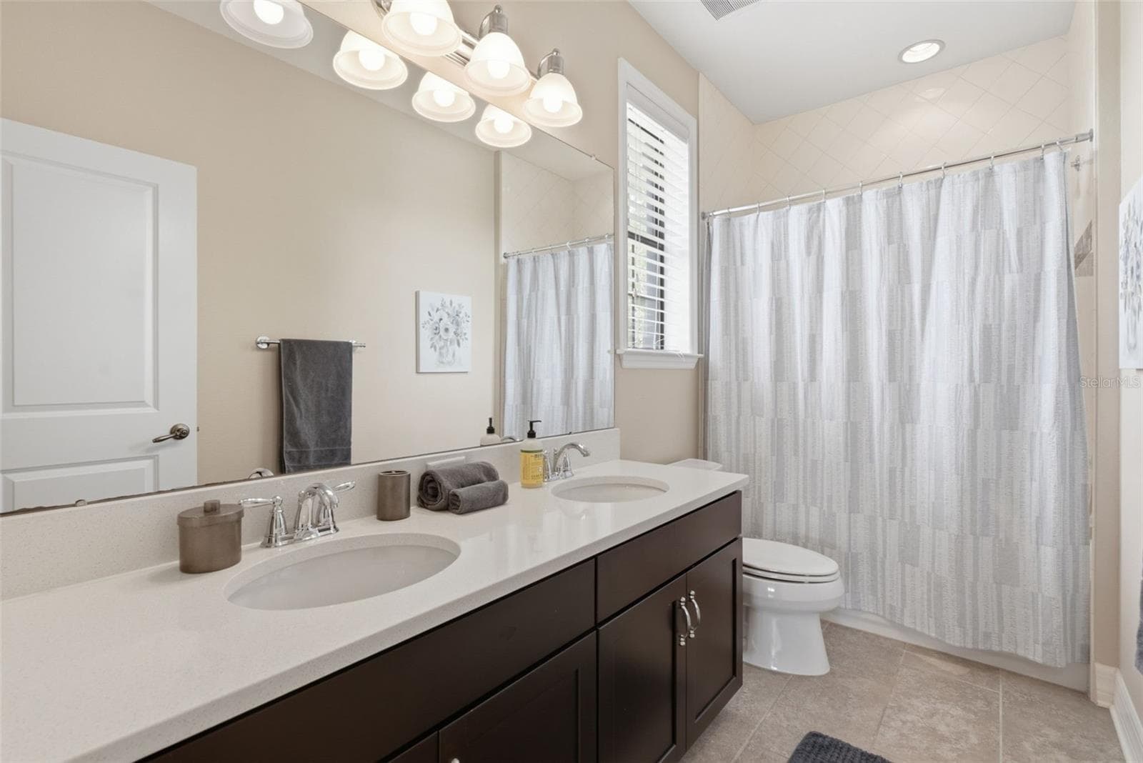 Single Family Residence at 17909 HOWSMOOR PL, LUTZ, photo 53 of 75