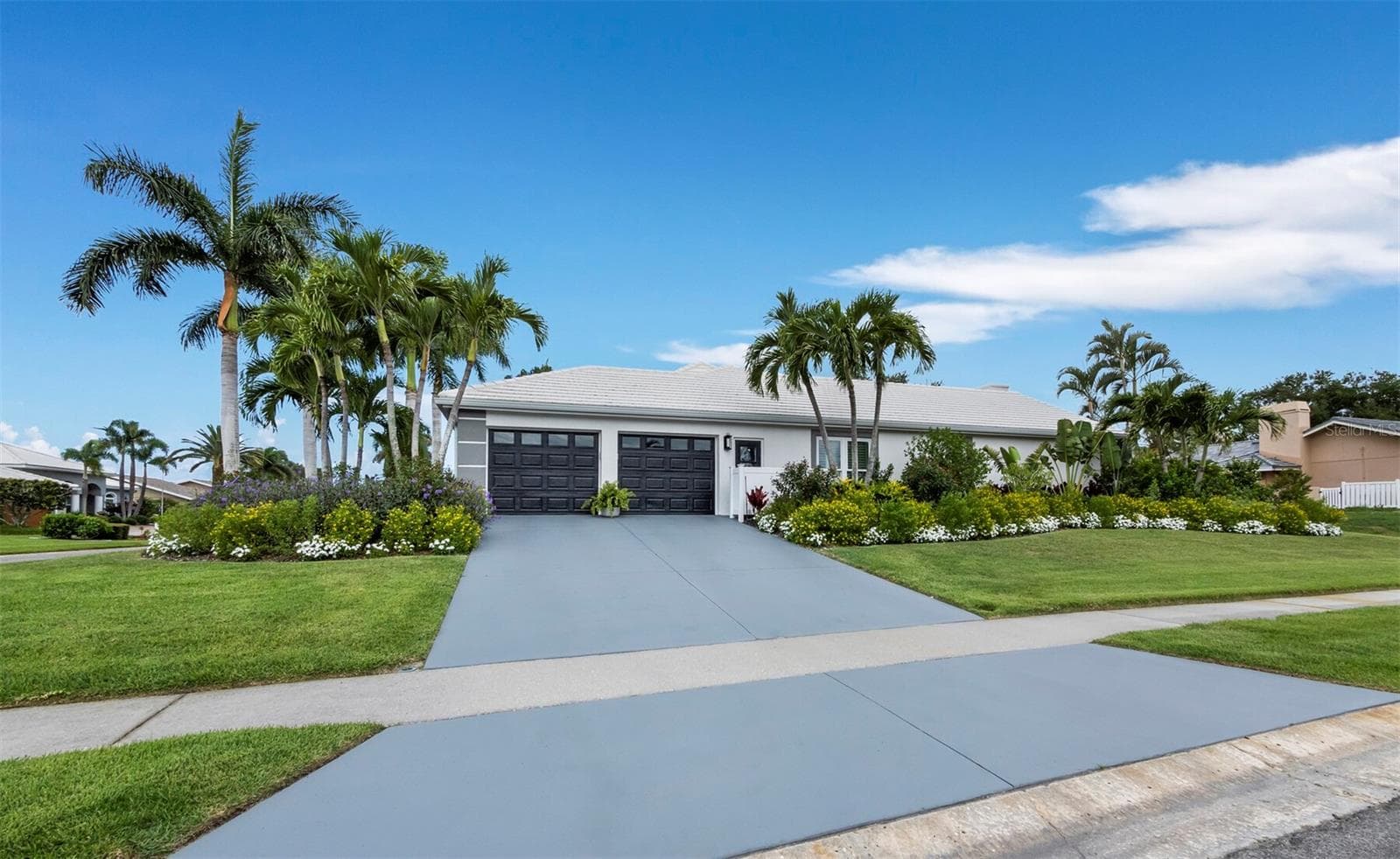 Garage - On Southbay Drive - 206 FOUR KNOT LN, OSPREY