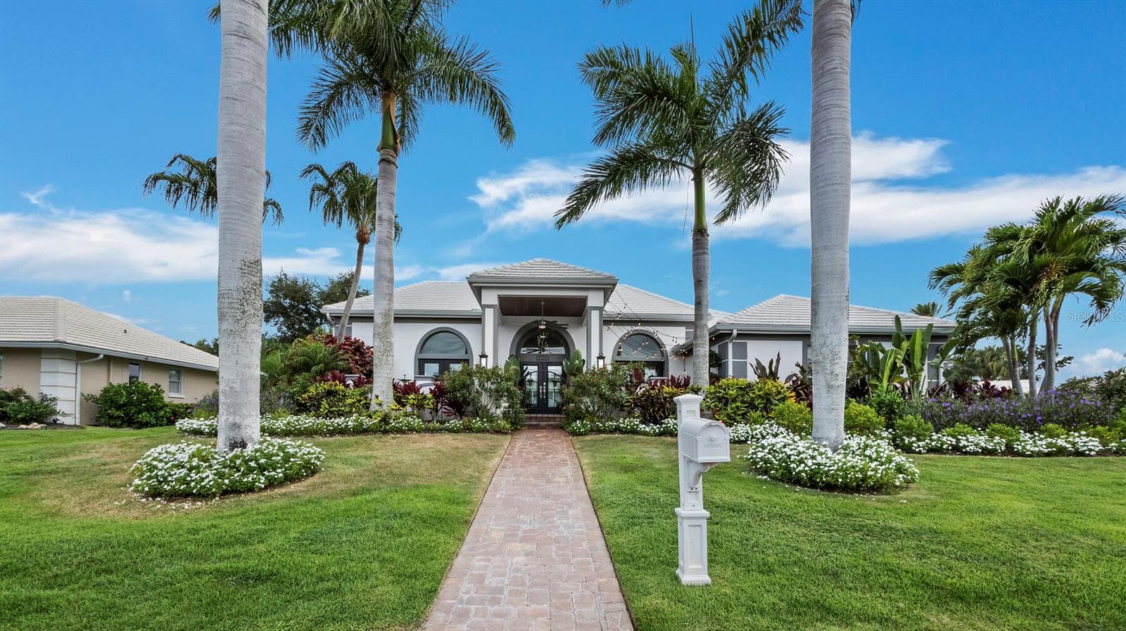 Front entry of 206 Four Knot Lane - 206 FOUR KNOT LN, OSPREY