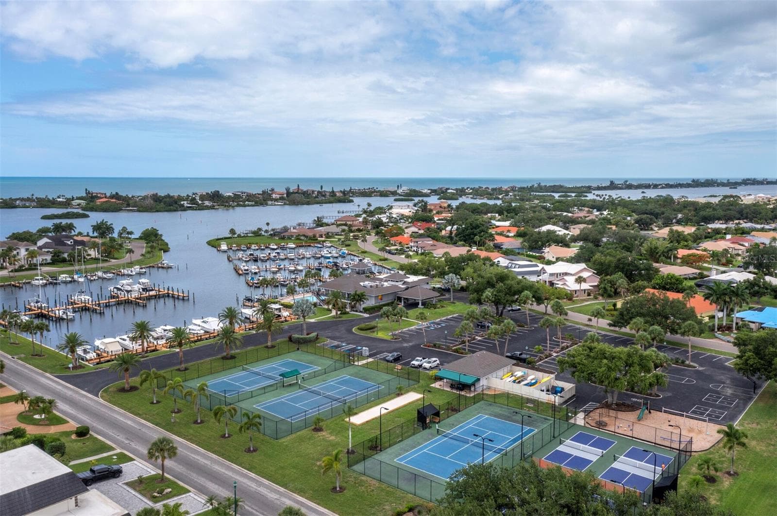 Southbay Yacht and Racquet Club - Marina, pickleball, tennis, basketball, clubhouse - Boat slip available to rent-short wait list - 206 FOUR KNOT LN, OSPREY