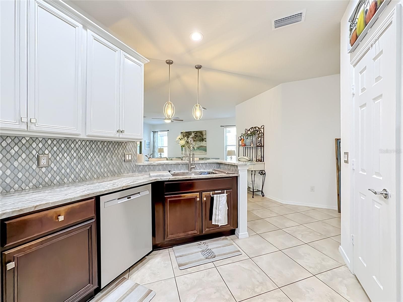 Villa at 5539 SUNSET FALLS DR, APOLLO BEACH, photo 12 of 49