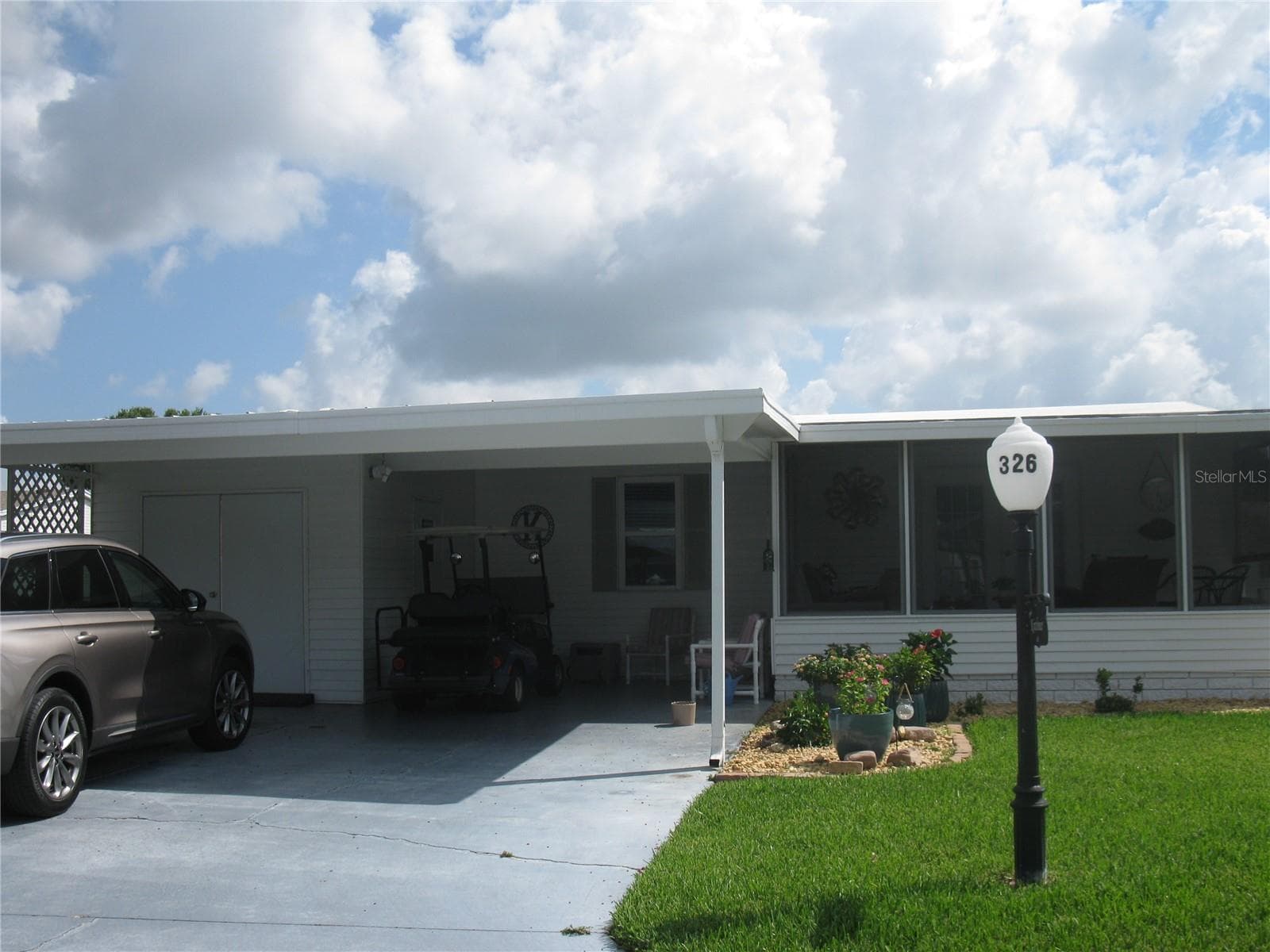 326 VICTORIA DR
