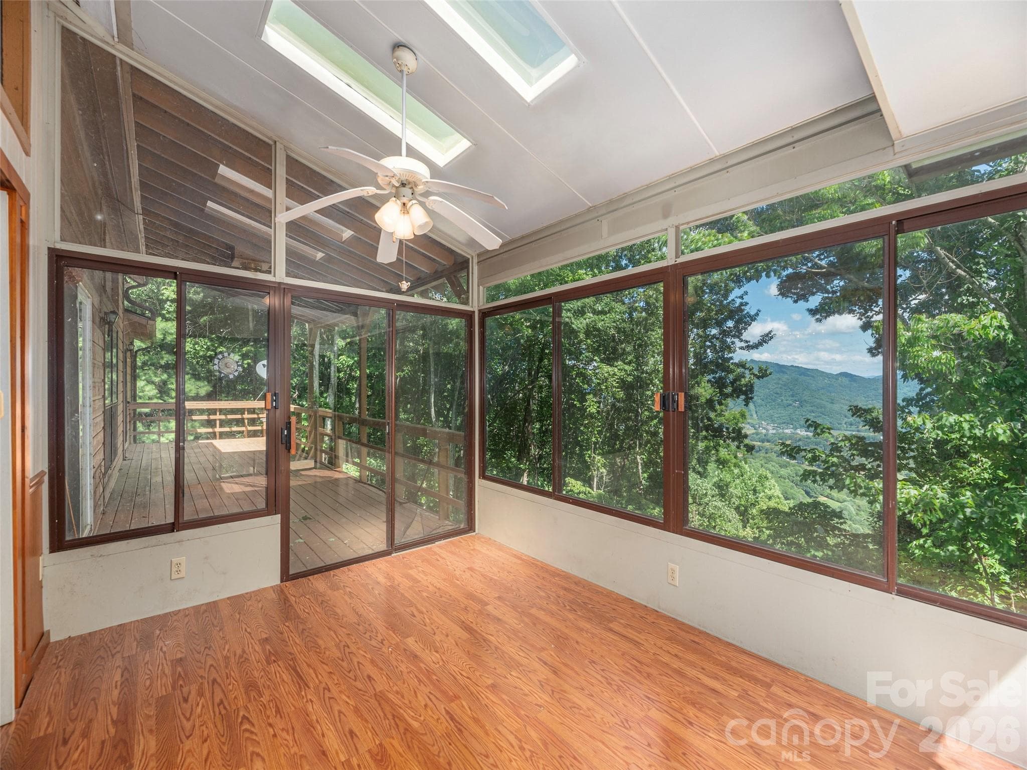 Single Family Residence at Waynesville, photo 8 of 37