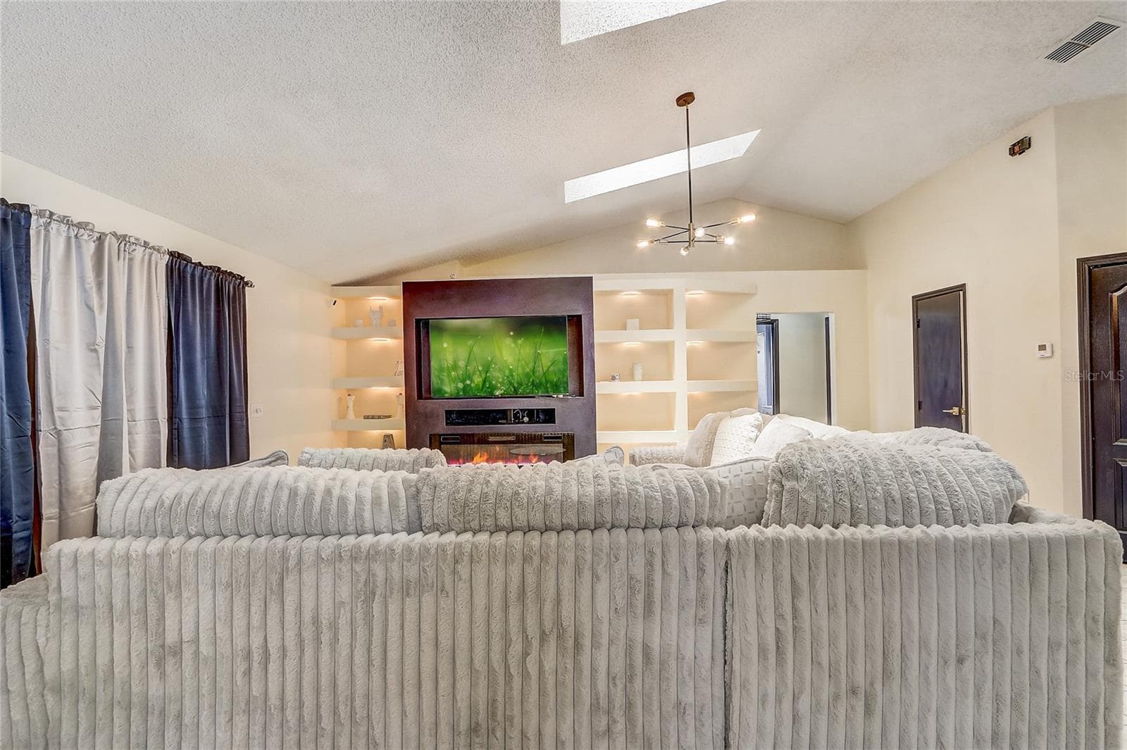 Single Family Residence at 2191 ALCLOBE CIR, OCOEE, photo 10 of 45