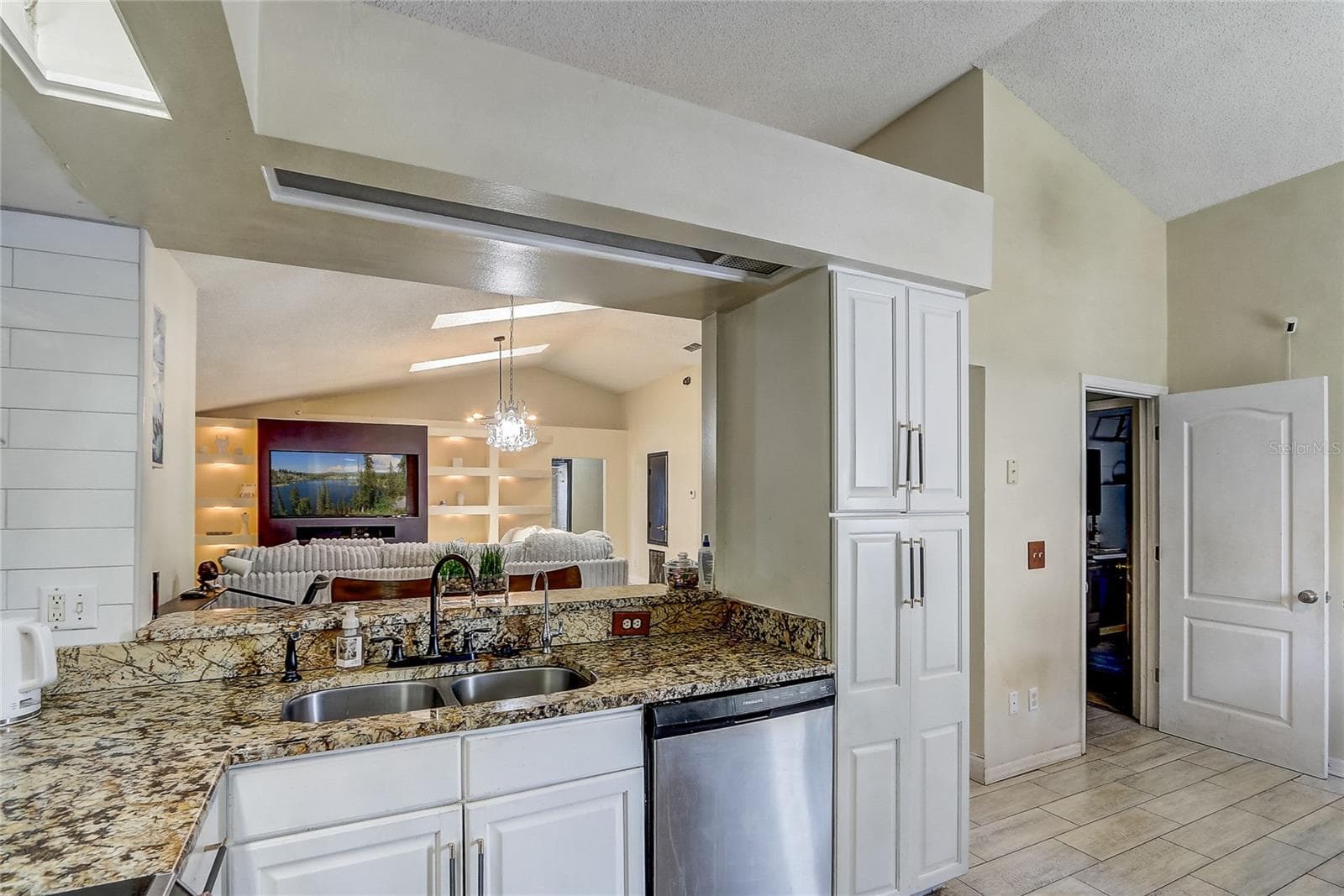 Single Family Residence at 2191 ALCLOBE CIR, OCOEE, photo 14 of 45
