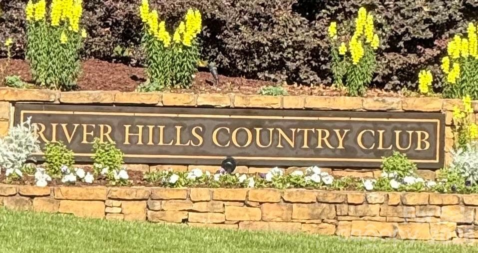 River Hills Country Club - 18 Shipmaster Court, Lake Wylie