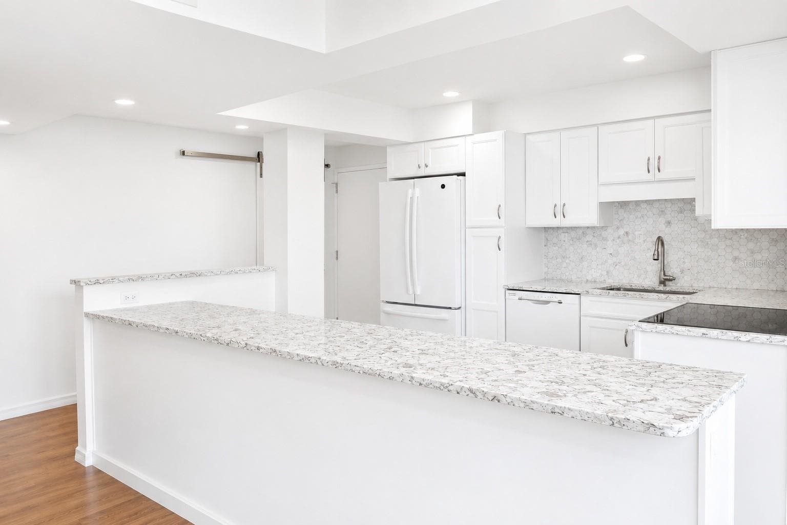 Condominium at 707 S GULFSTREAM AVE #307, SARASOTA, photo 6 of 38