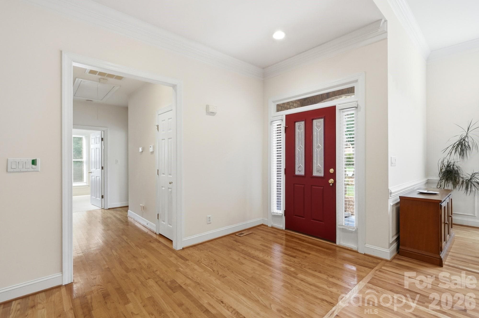 Single Family Residence at 13101 Darby Chase Drive, Charlotte, photo 5 of 37