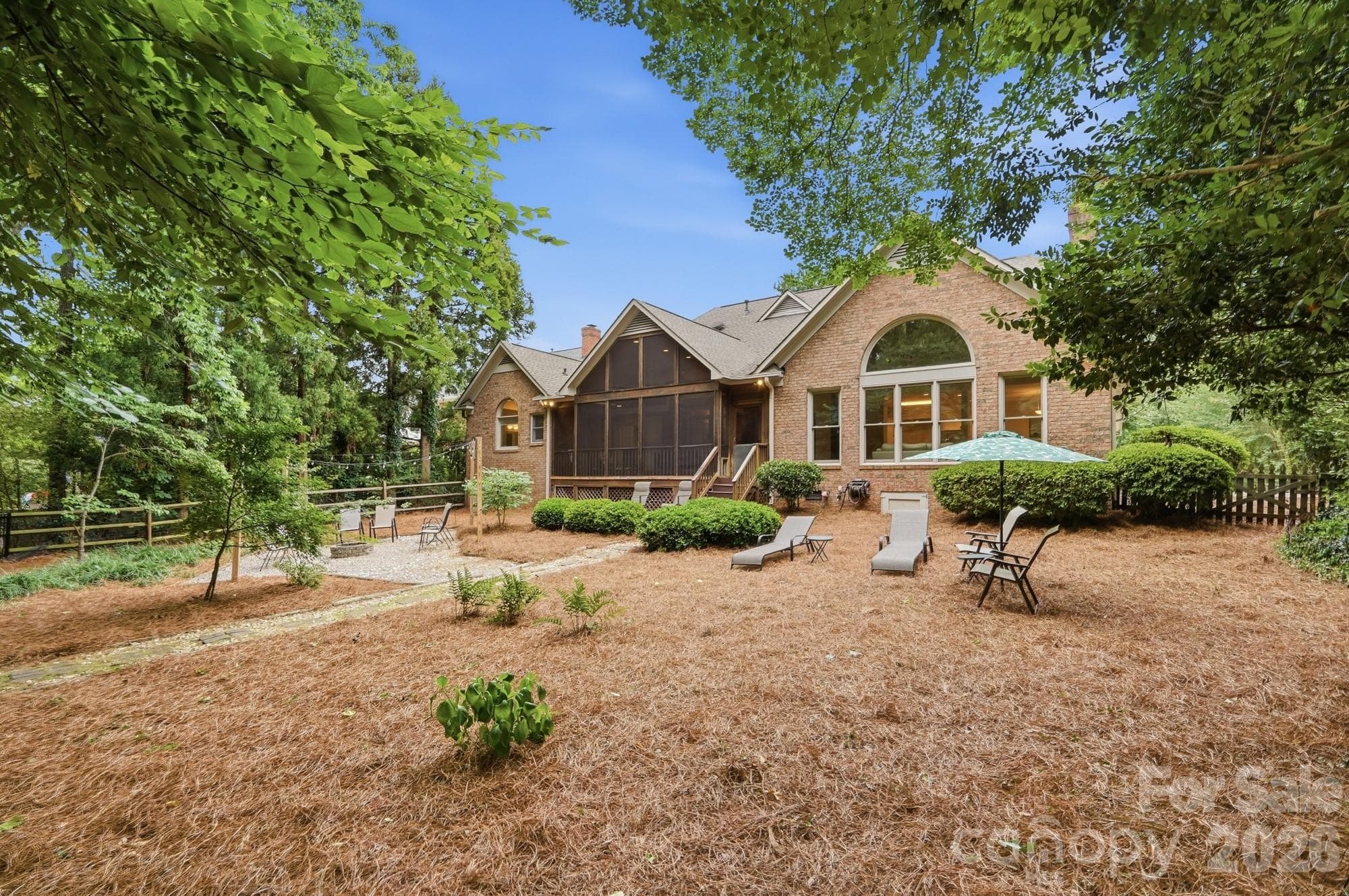 Single Family Residence at 13101 Darby Chase Drive, Charlotte, photo 36 of 37