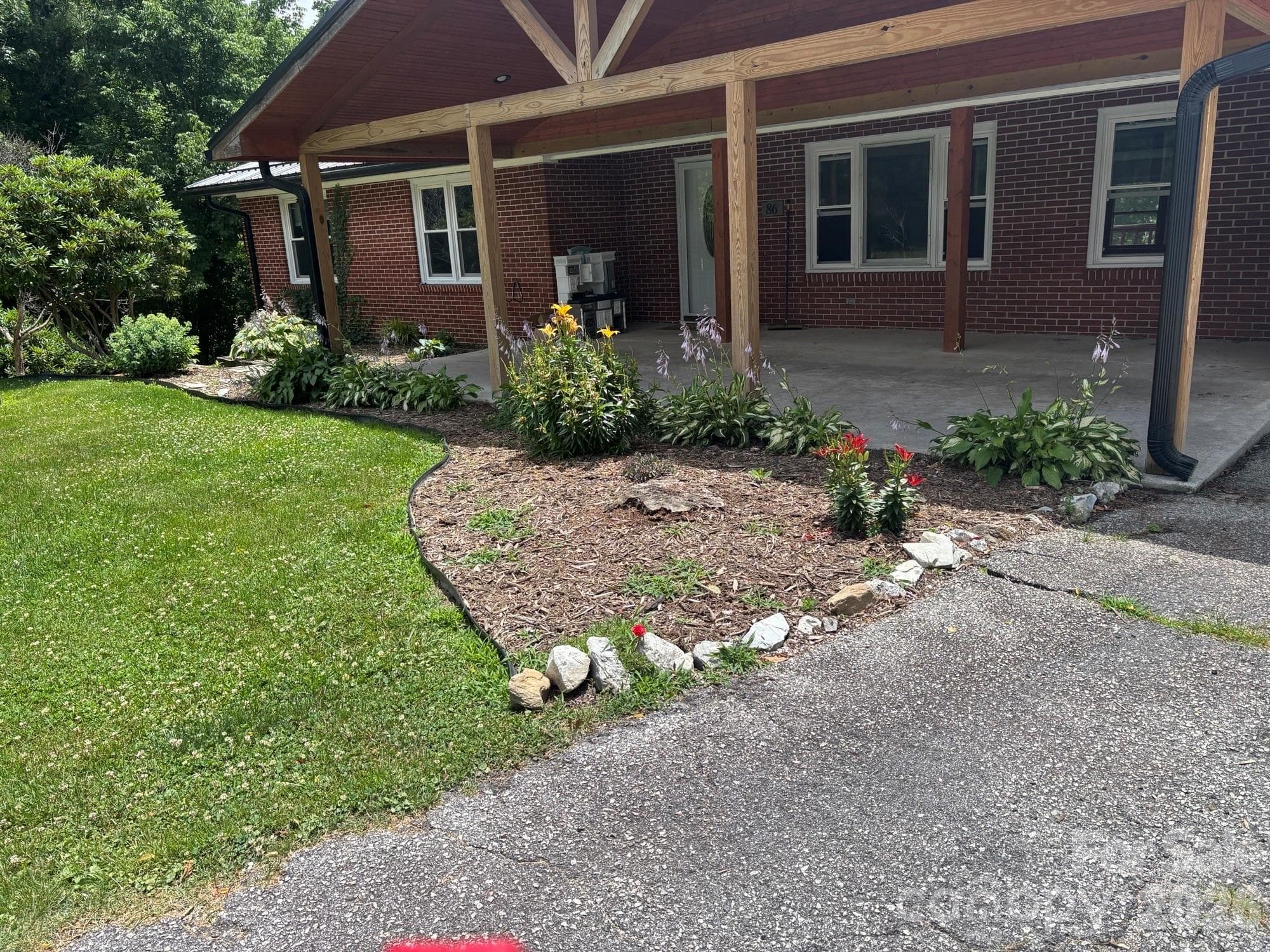 Single Family Residence at 86 Jack Sullins Road, Spruce Pine, photo 2 of 48
