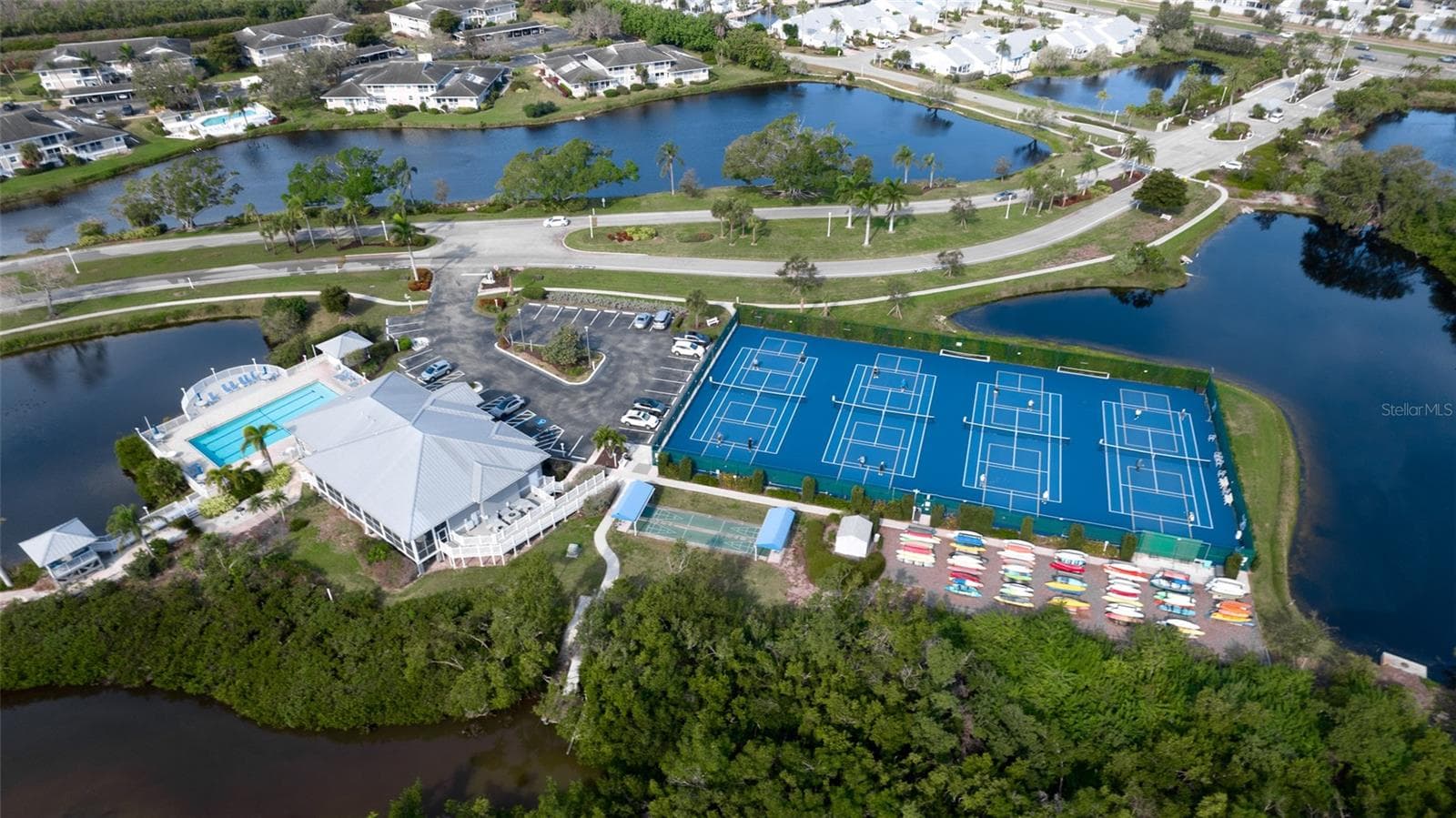 KAYAK STORAGE & LAUNCH INTO PALMA SOLA BAY - 506 WOODSTORK CIR, BRADENTON