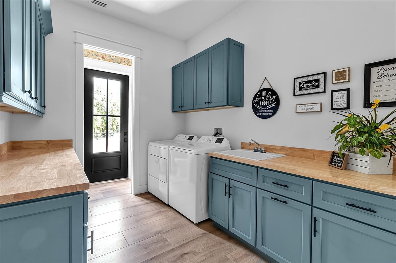 Laundry Room - 40916 11TH AVENUE EAST, MYAKKA CITY