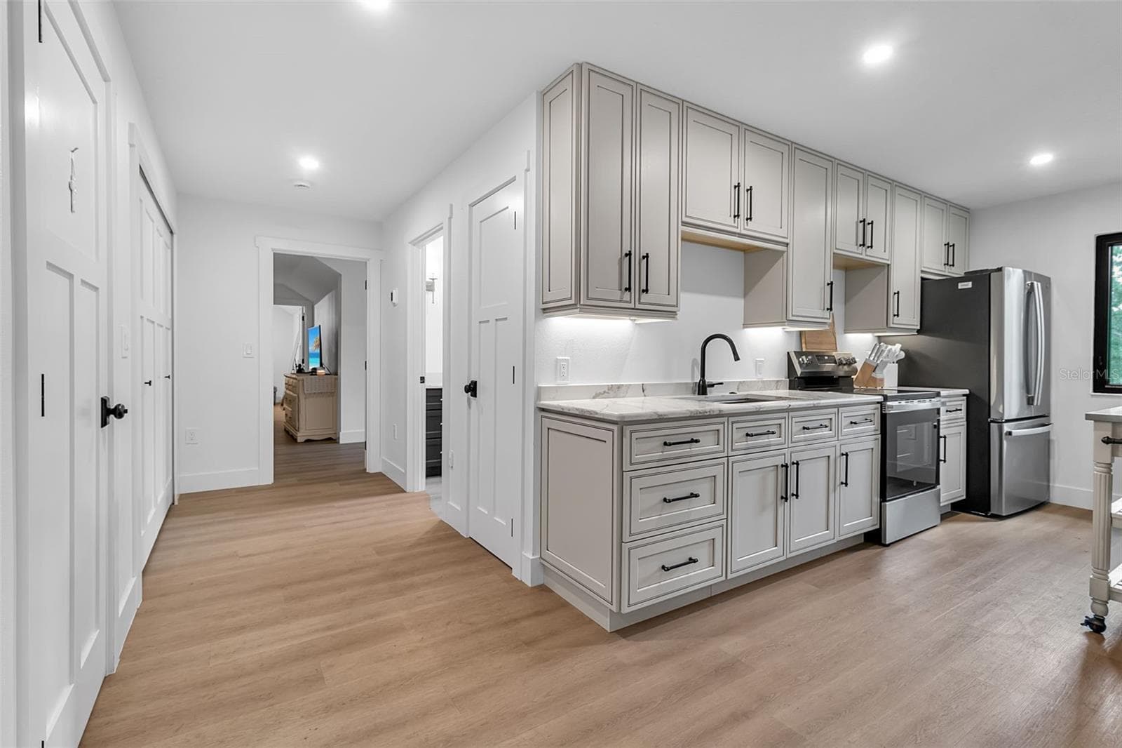 Upstairs Kitchen - 40916 11TH AVENUE EAST, MYAKKA CITY