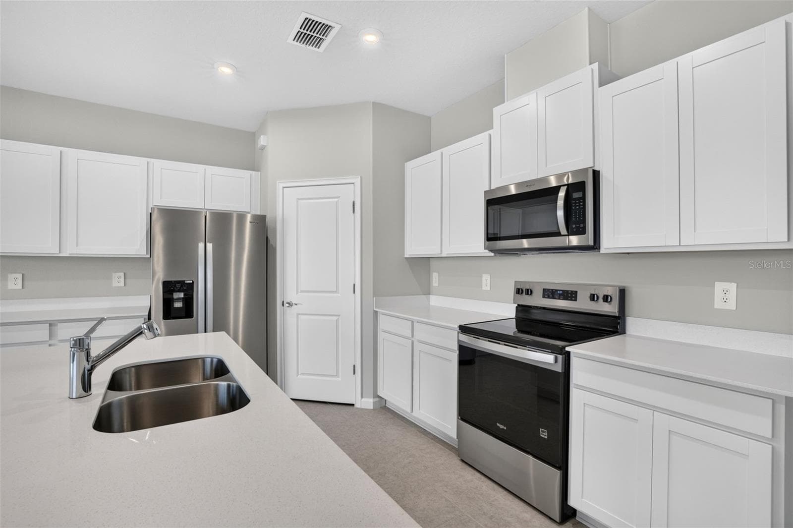 Kitchen - 5628 SKYLIGHT WAY, PALMETTO