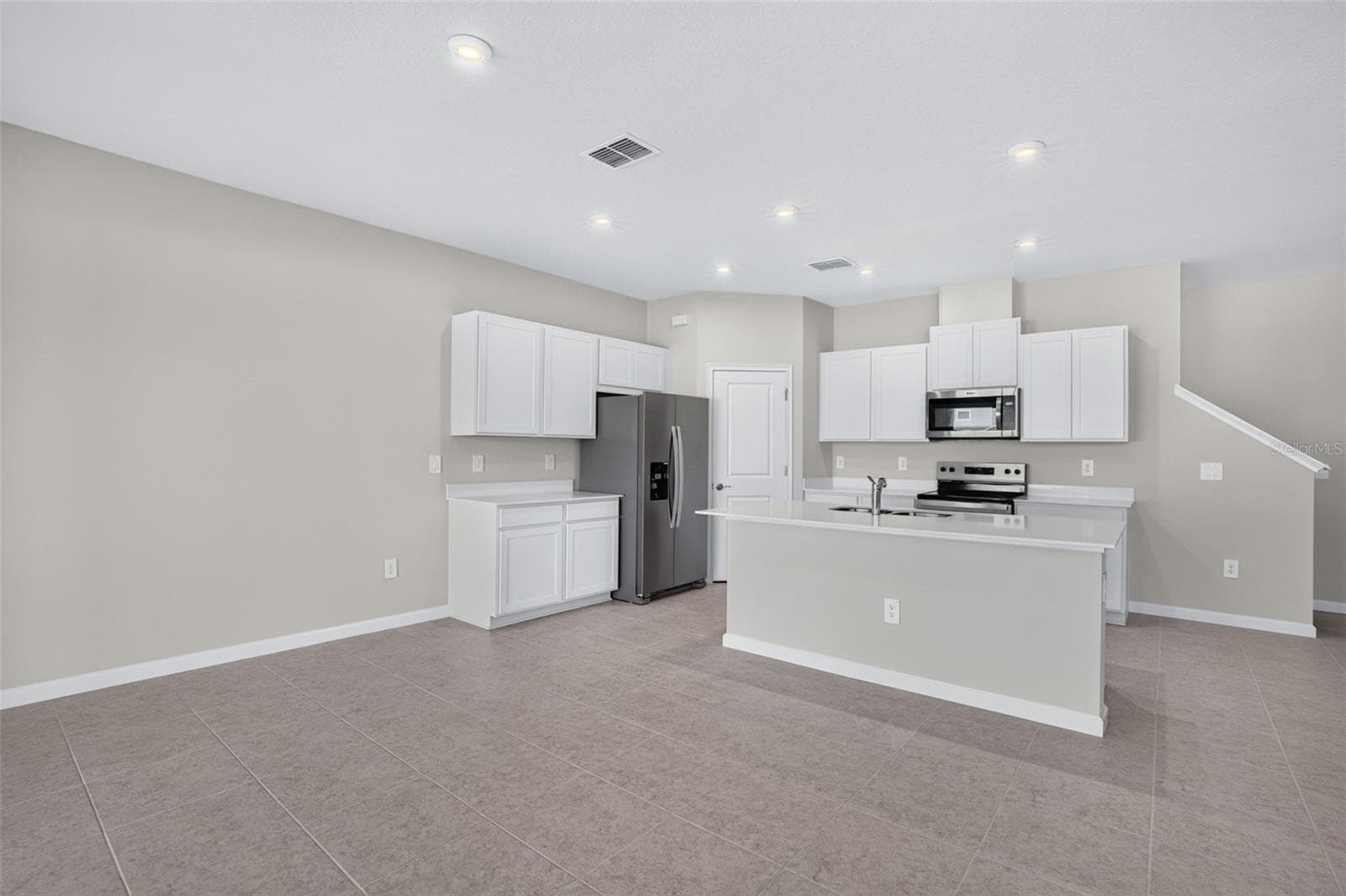 Single Family Residence at 5628 SKYLIGHT WAY, PALMETTO, photo 10 of 34