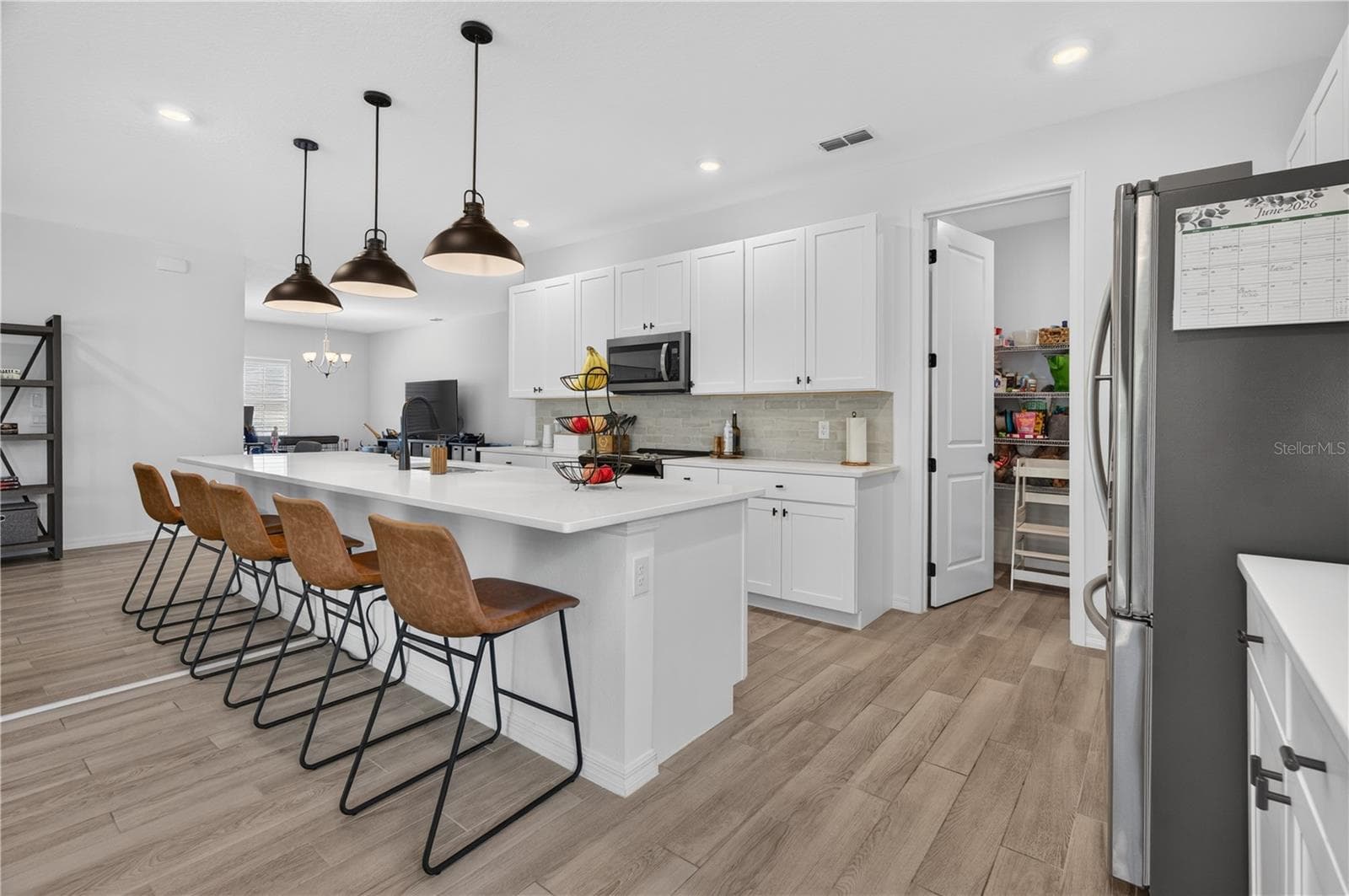 Oversized Kitchen Island and pantry - 1113 PEARL TREE RD, DELTONA
