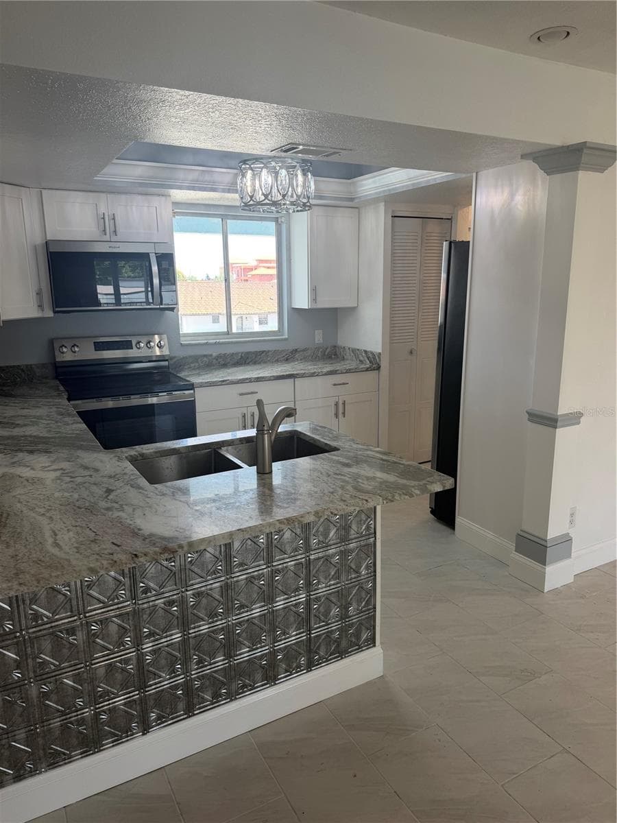 Condominium at 2735 MAGDALINA DR #2, PUNTA GORDA, photo 4 of 11