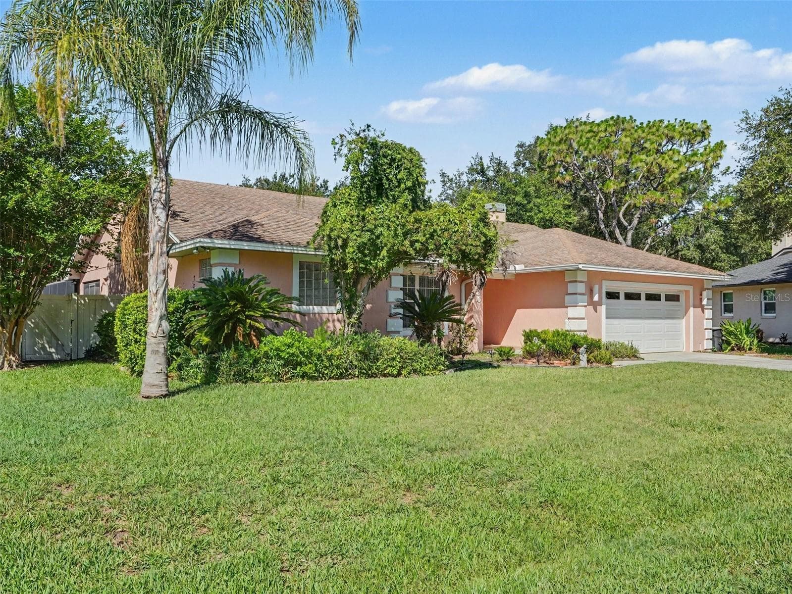 Single Family Residence at 2124 VELVET WAY, LAKELAND, photo 2 of 27