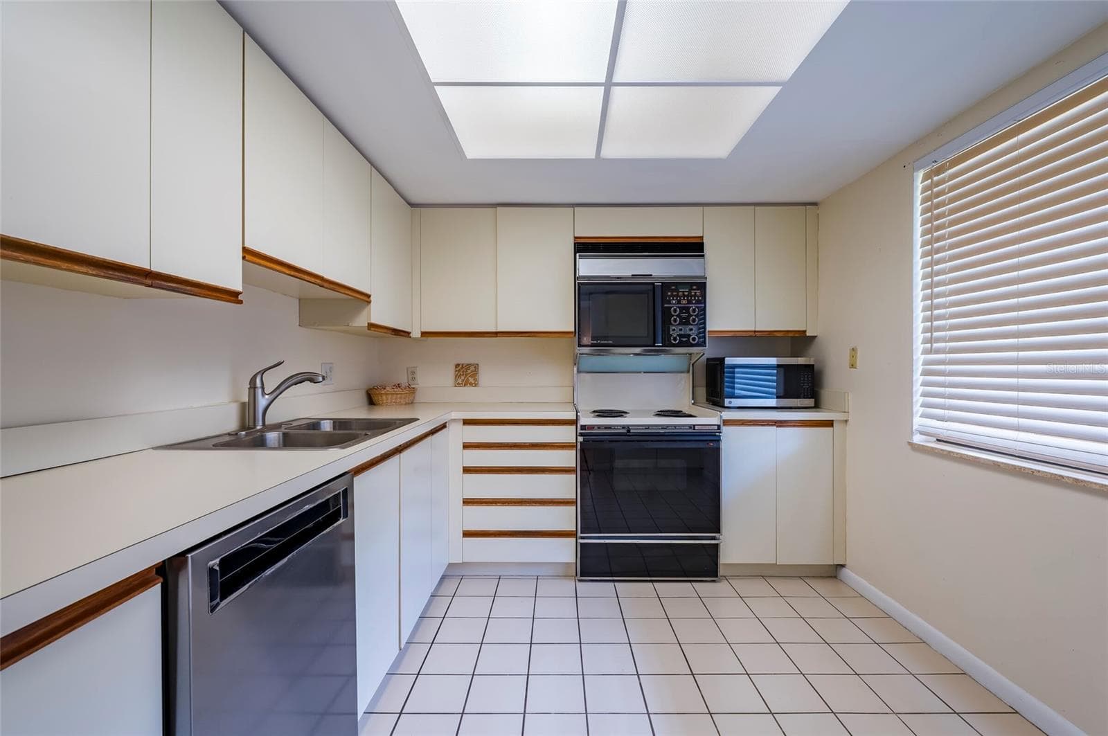 Condominium at 3062 EASTLAND BLVD #406, CLEARWATER, photo 18 of 44