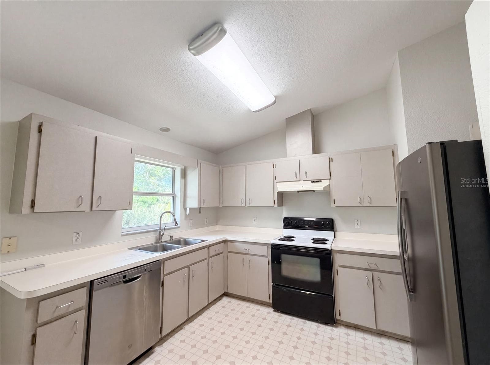 Virtually Staged - 17956 SW 25TH AVENUE RD, OCALA