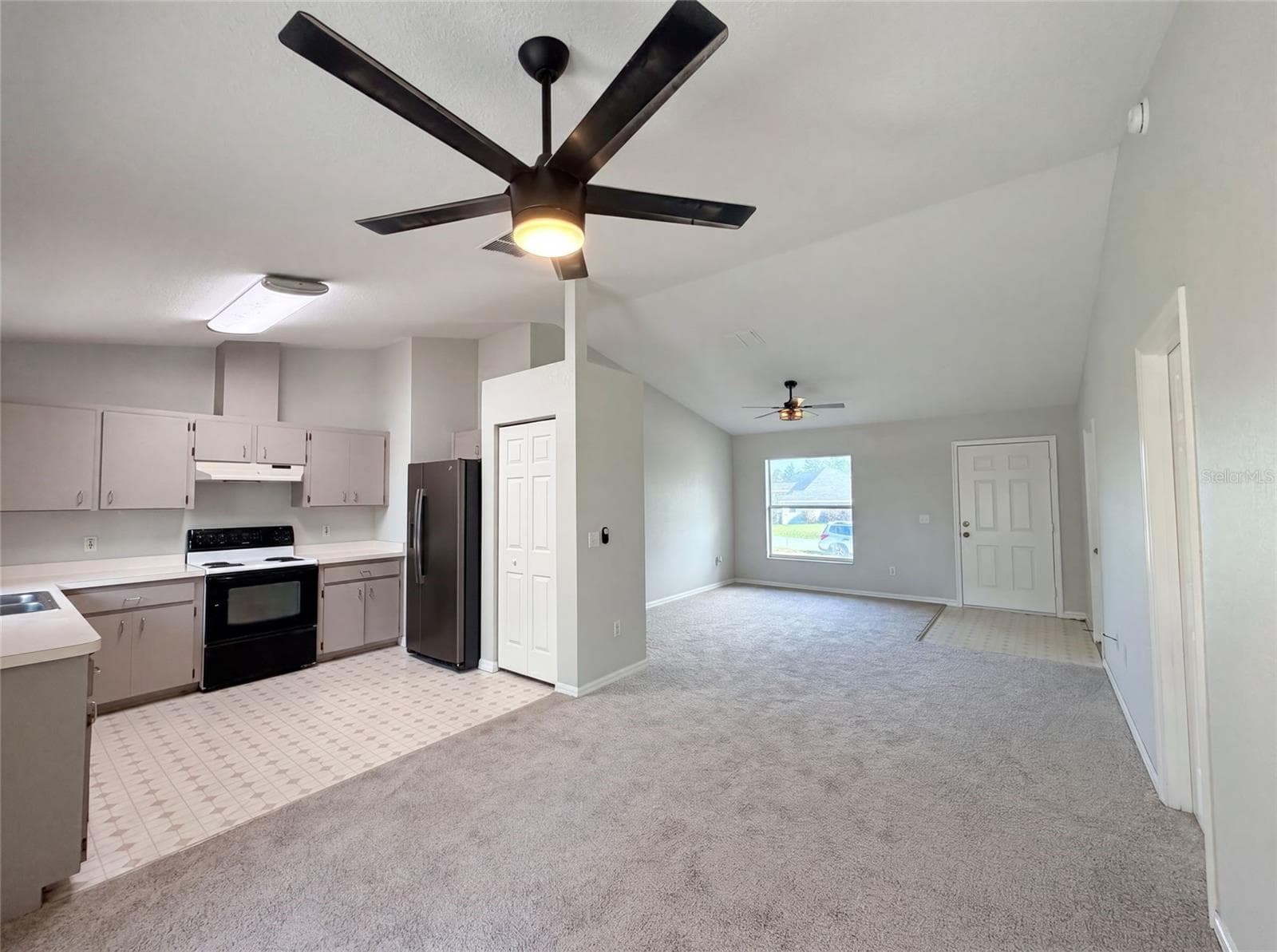 Single Family Residence at 17956 SW 25TH AVENUE RD, OCALA, photo 3 of 24