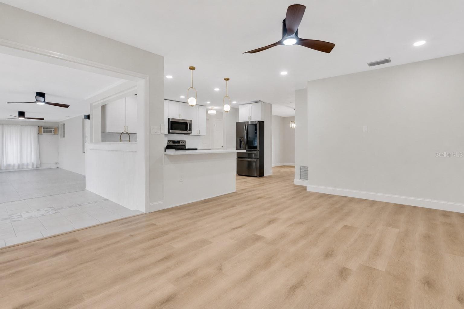 Single Family Residence at 2494 CASTLEWOOD RD, MAITLAND, photo 21 of 52