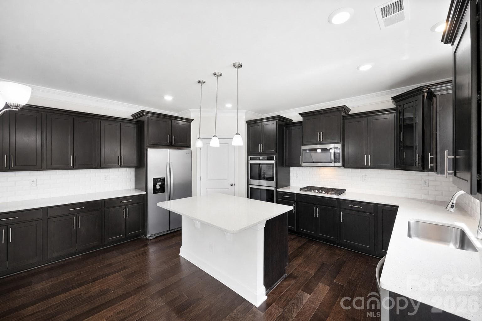 Single Family Residence at 5015 Whispy Vines Lane, Huntersville, photo 9 of 39