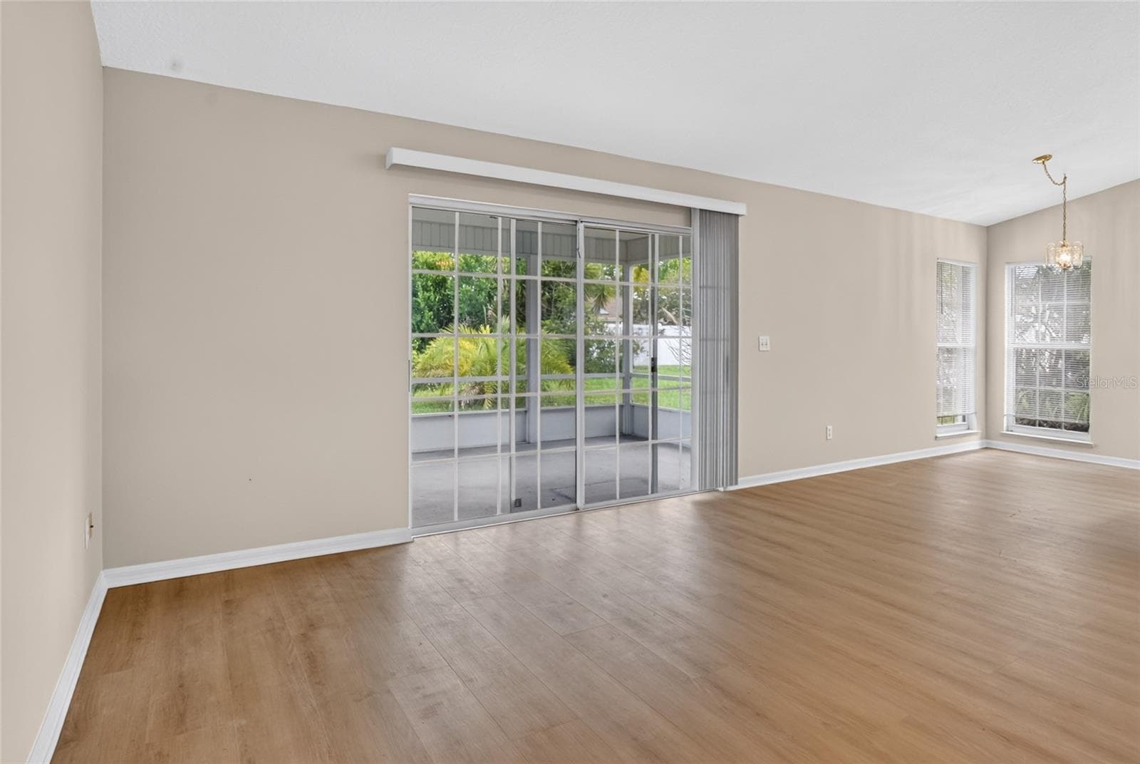 Living - 1317 HOMEWAY LN, DELTONA