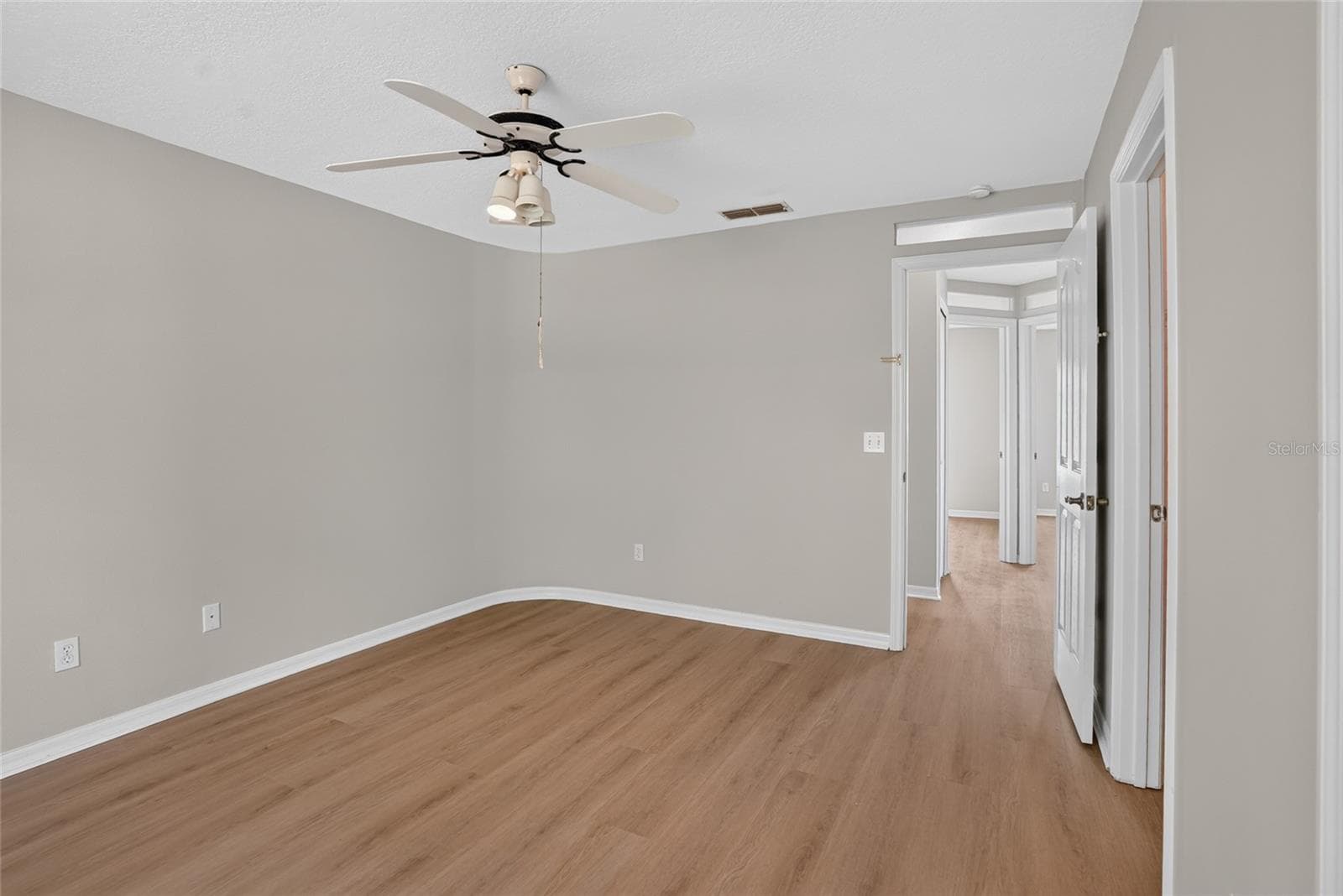 Primary bedroom - 1317 HOMEWAY LN, DELTONA
