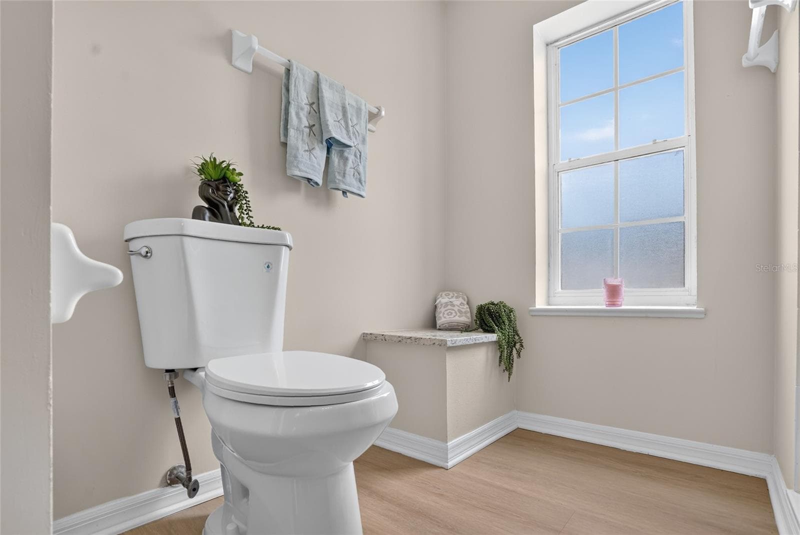 Primary bathroom - 1317 HOMEWAY LN, DELTONA
