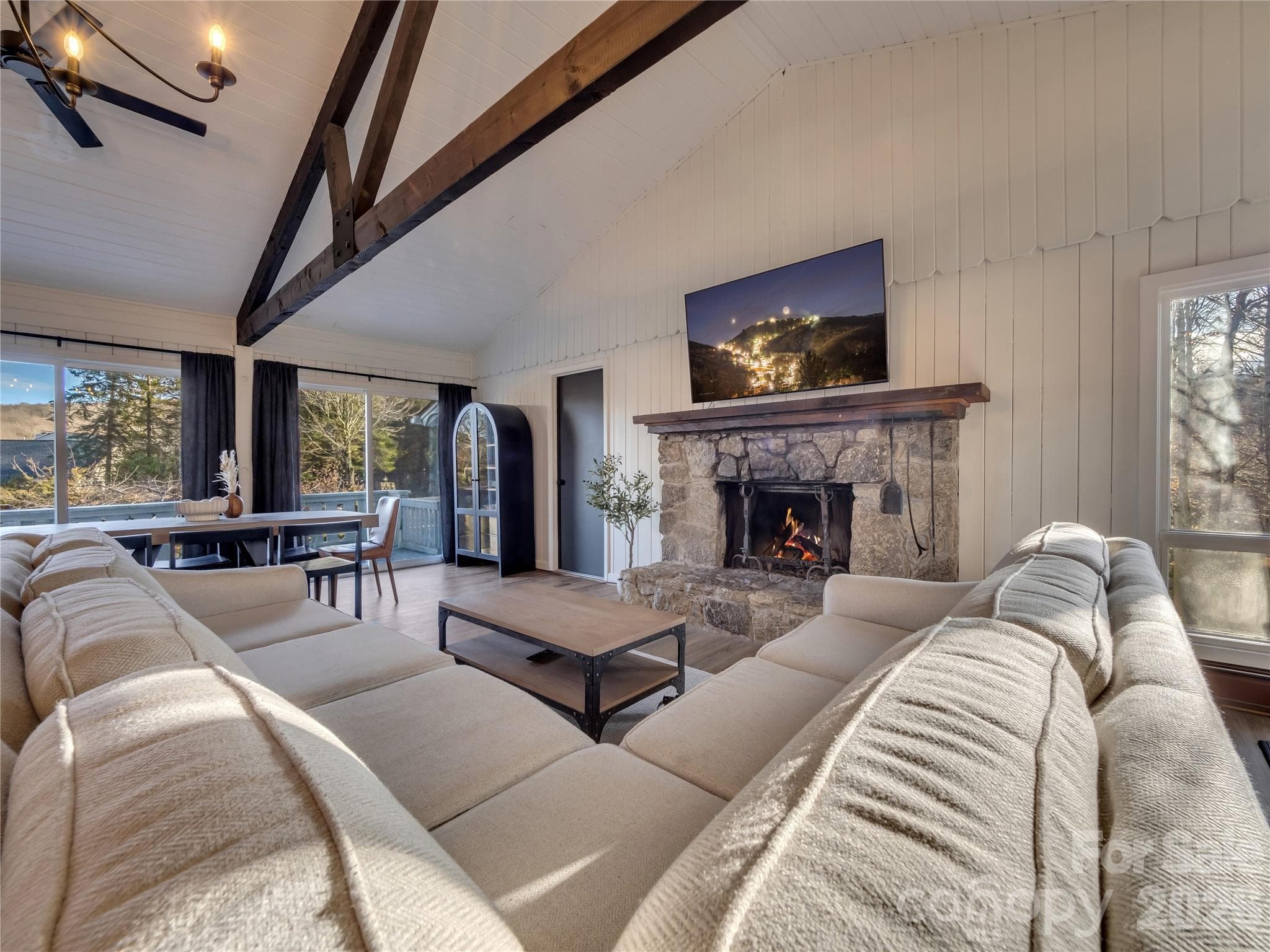 Single Family Residence at 101 Upper Grouse Ridge Road, Beech Mountain, photo 4 of 47
