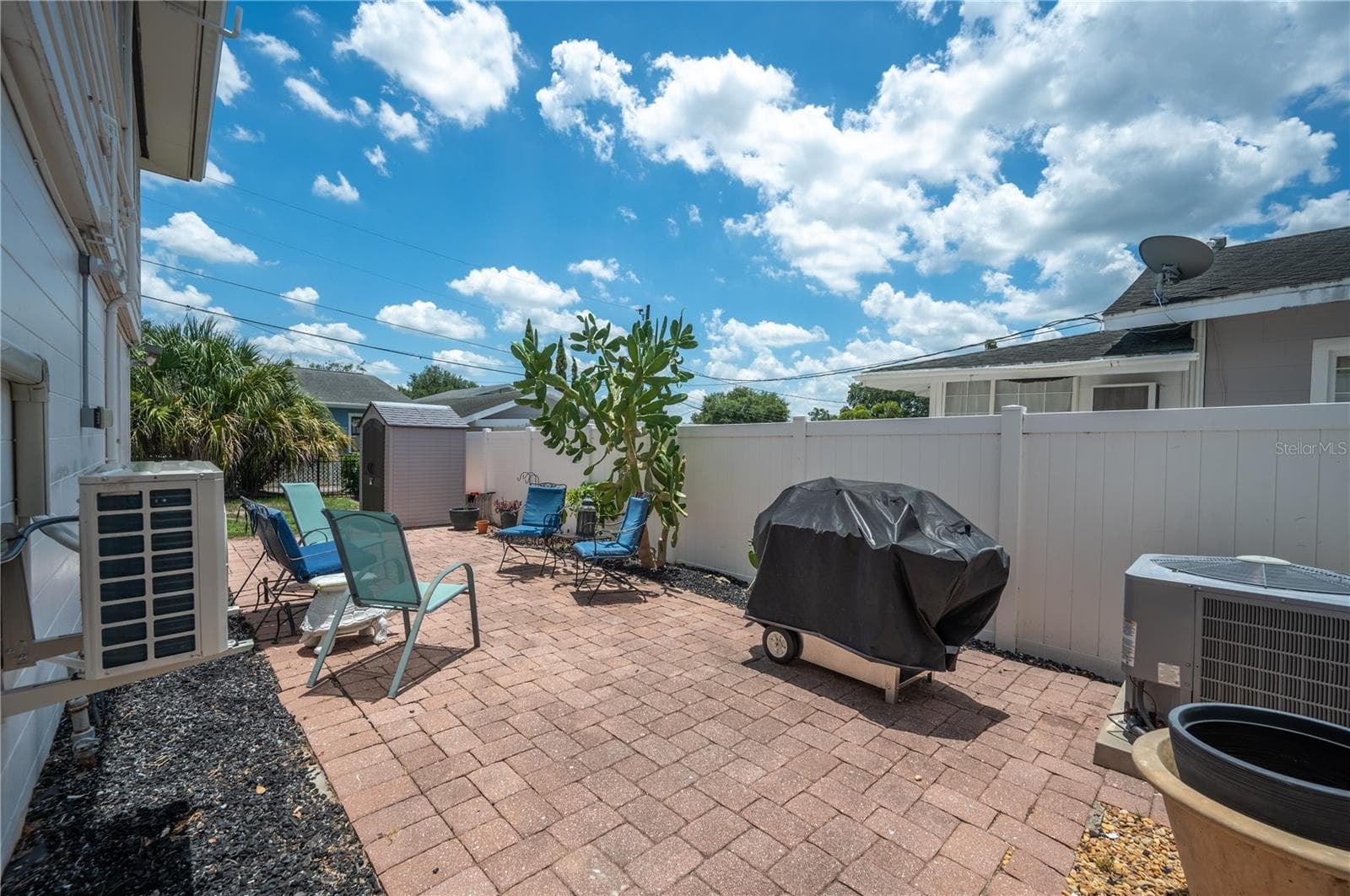 Outdoor paver patio - 1102 MELTON AVE, LAKELAND