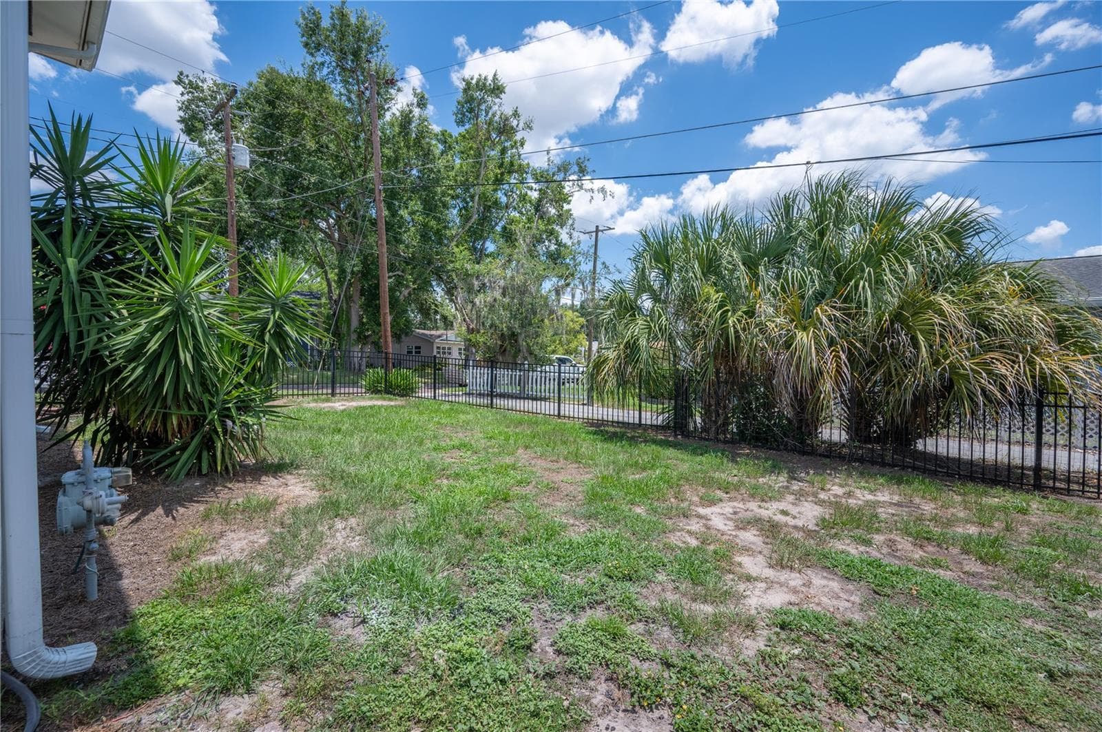 Fully fenced backyard - 1102 MELTON AVE, LAKELAND
