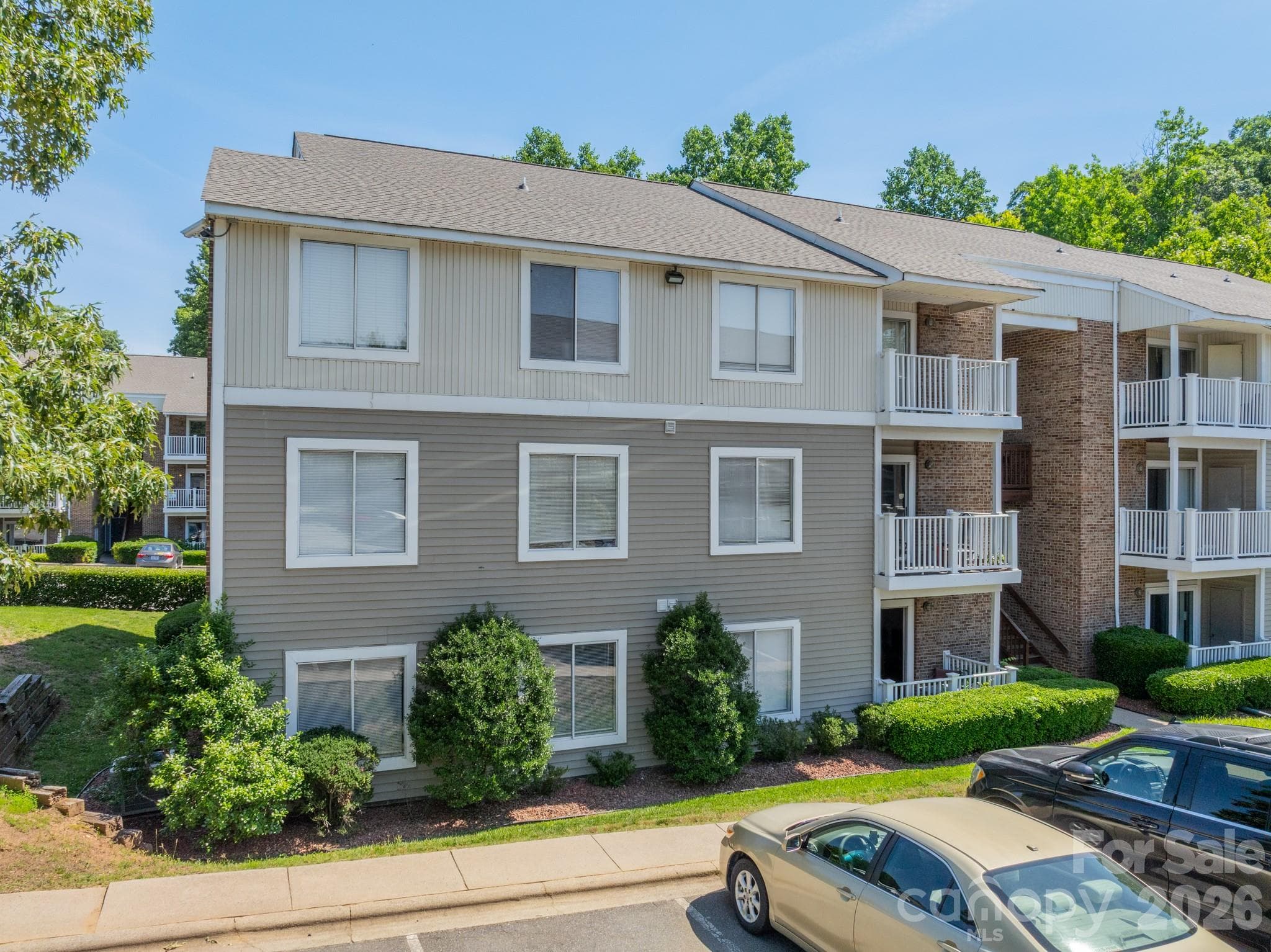 Condominium at Charlotte, photo 2 of 41
