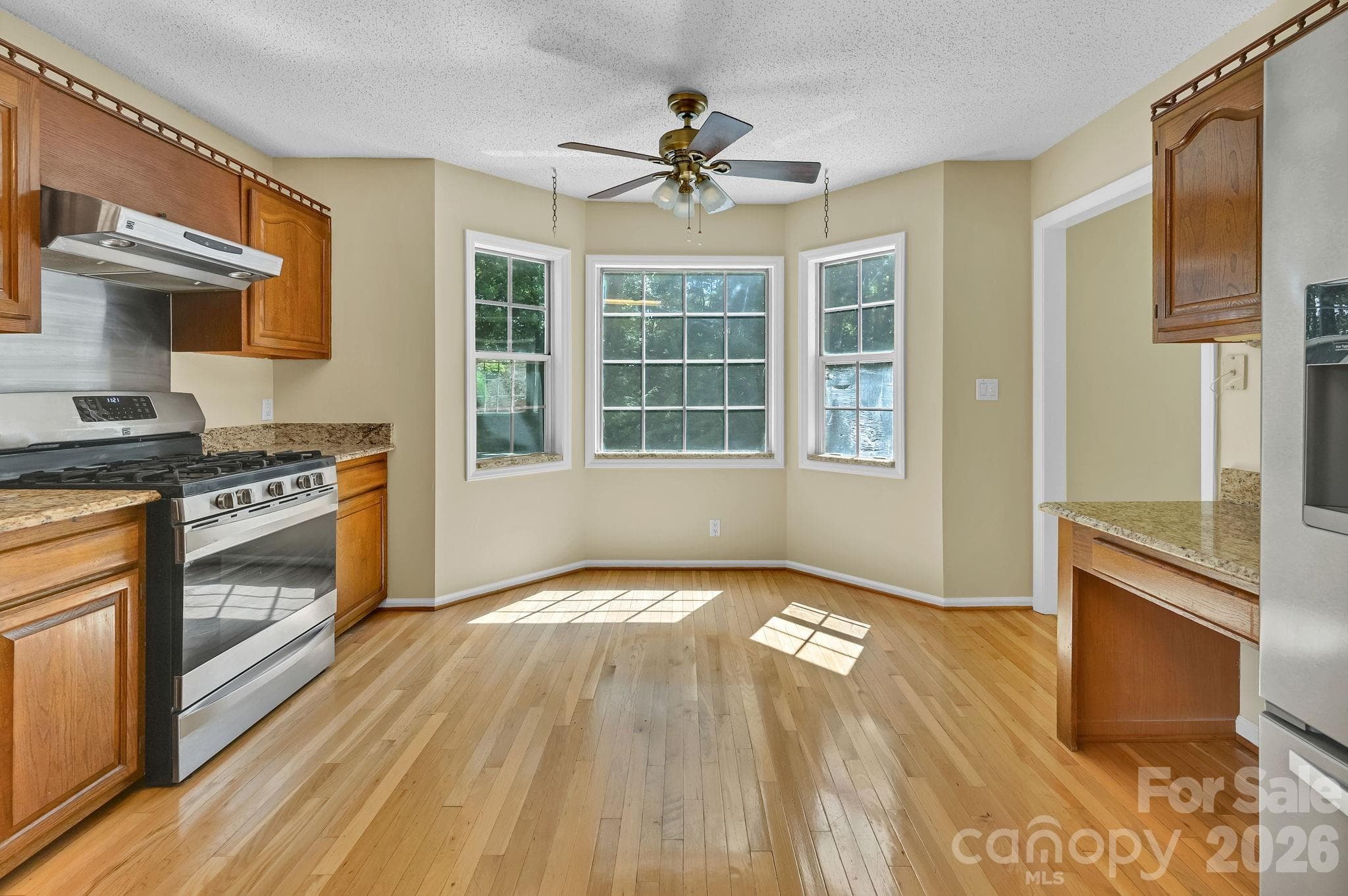 Full Kitchen Facing Driveway - 31 Surrey Run, Asheville