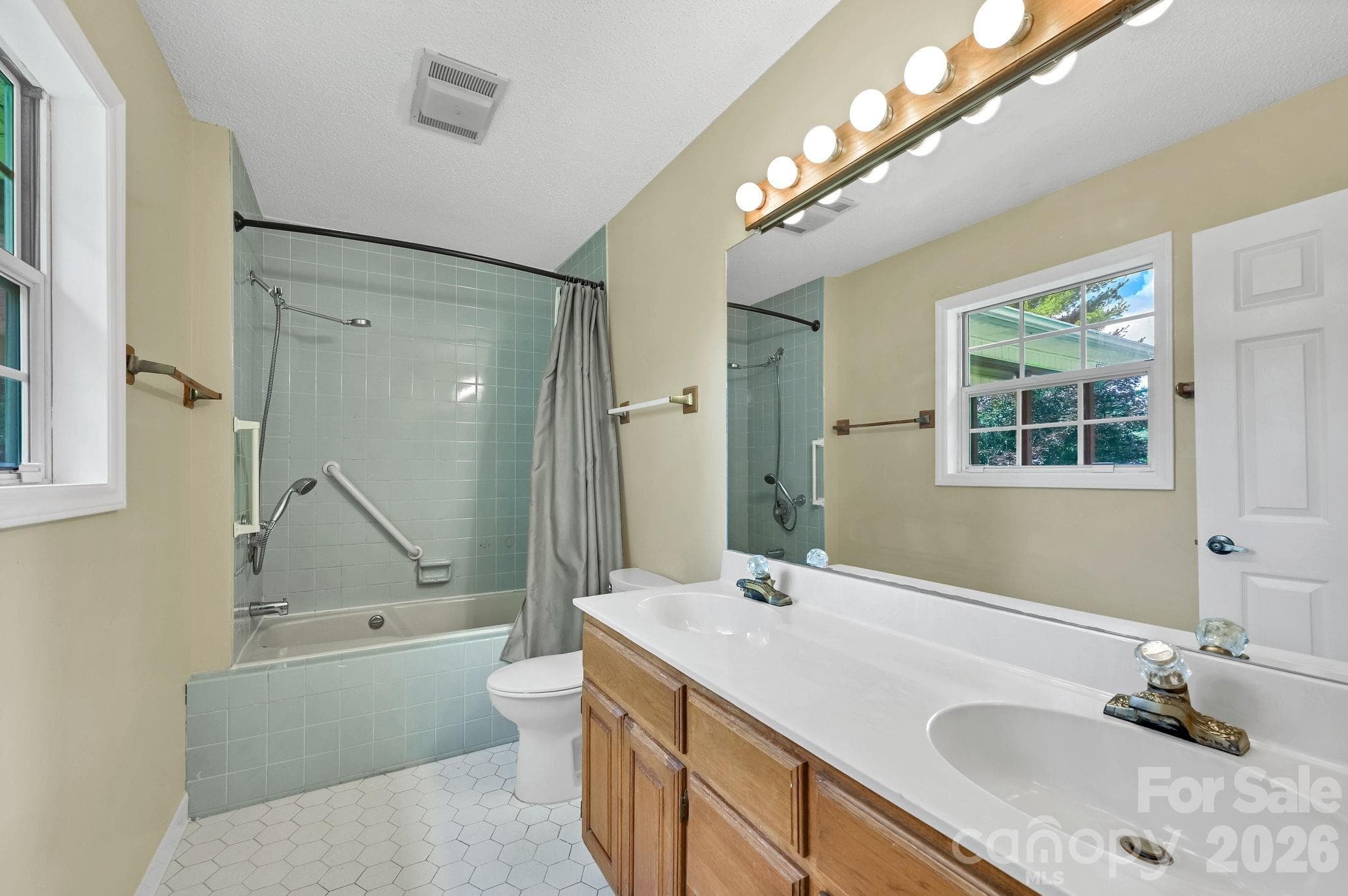 Master Bath - 31 Surrey Run, Asheville